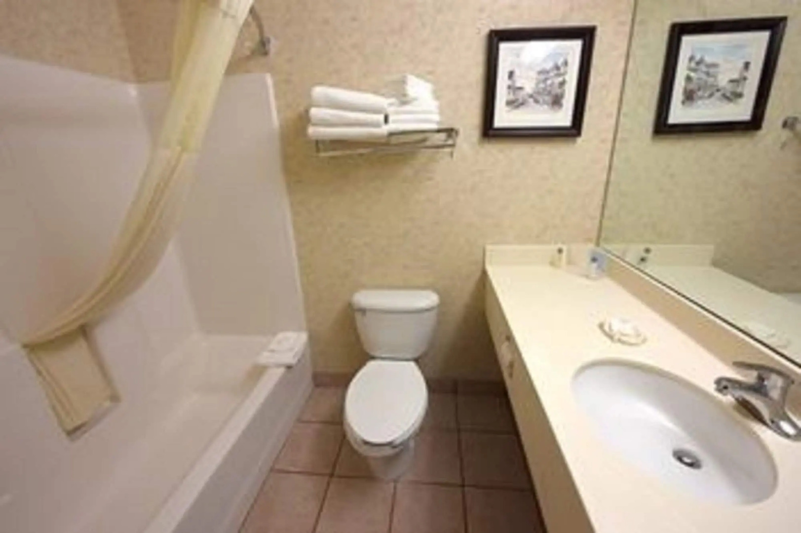 Fairview Beachfront Inn & Waterpark