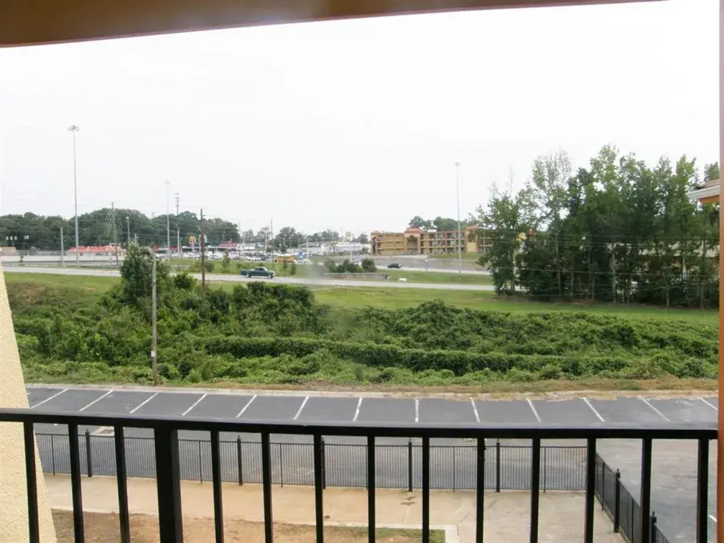 The Economy Inn - Wesley Chapel