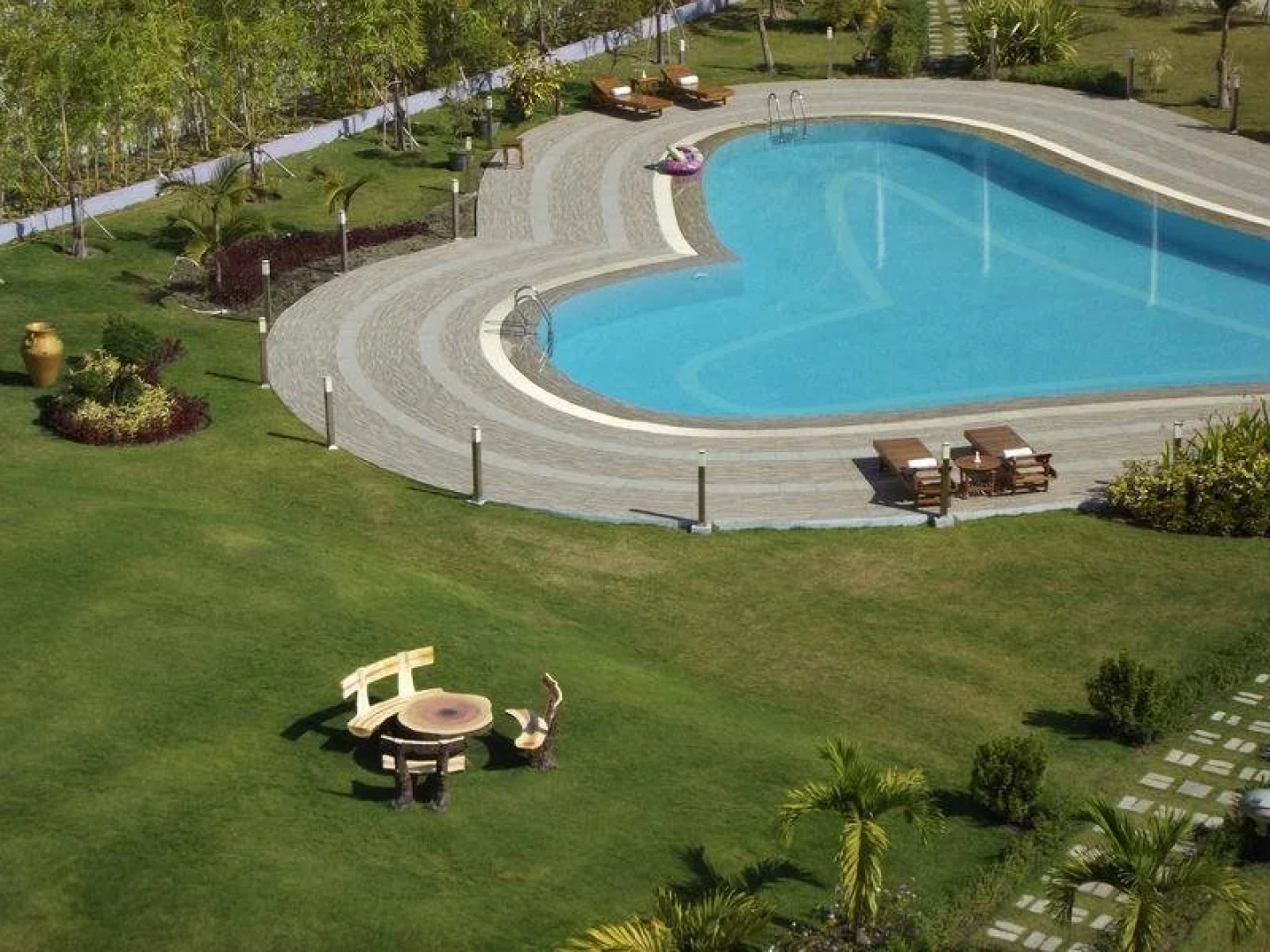 Famous Parami Hotel