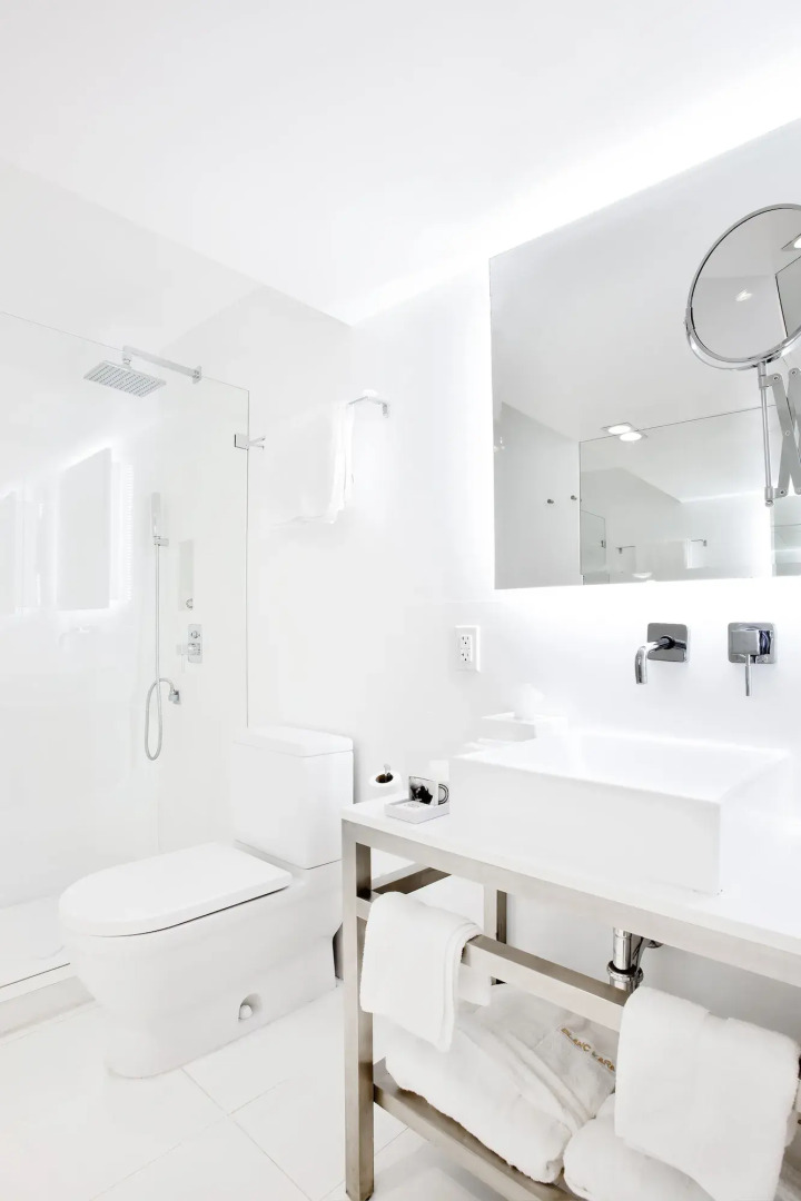 Blanc Kara - Adults Only