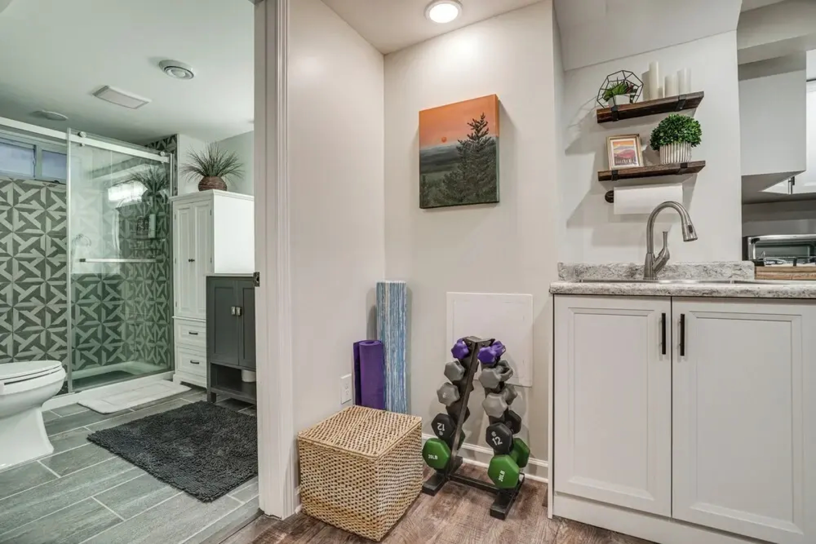 Chic Minneapolis Apt - 6 Blocks to Lake Nokomis!