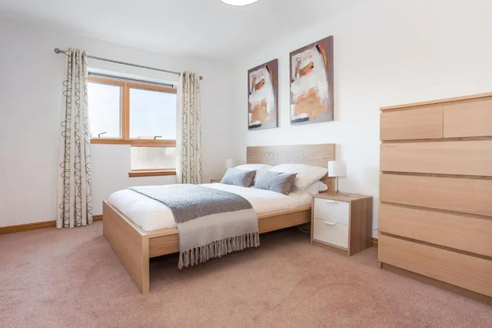 Executive Riverside 3 Bed Apartment