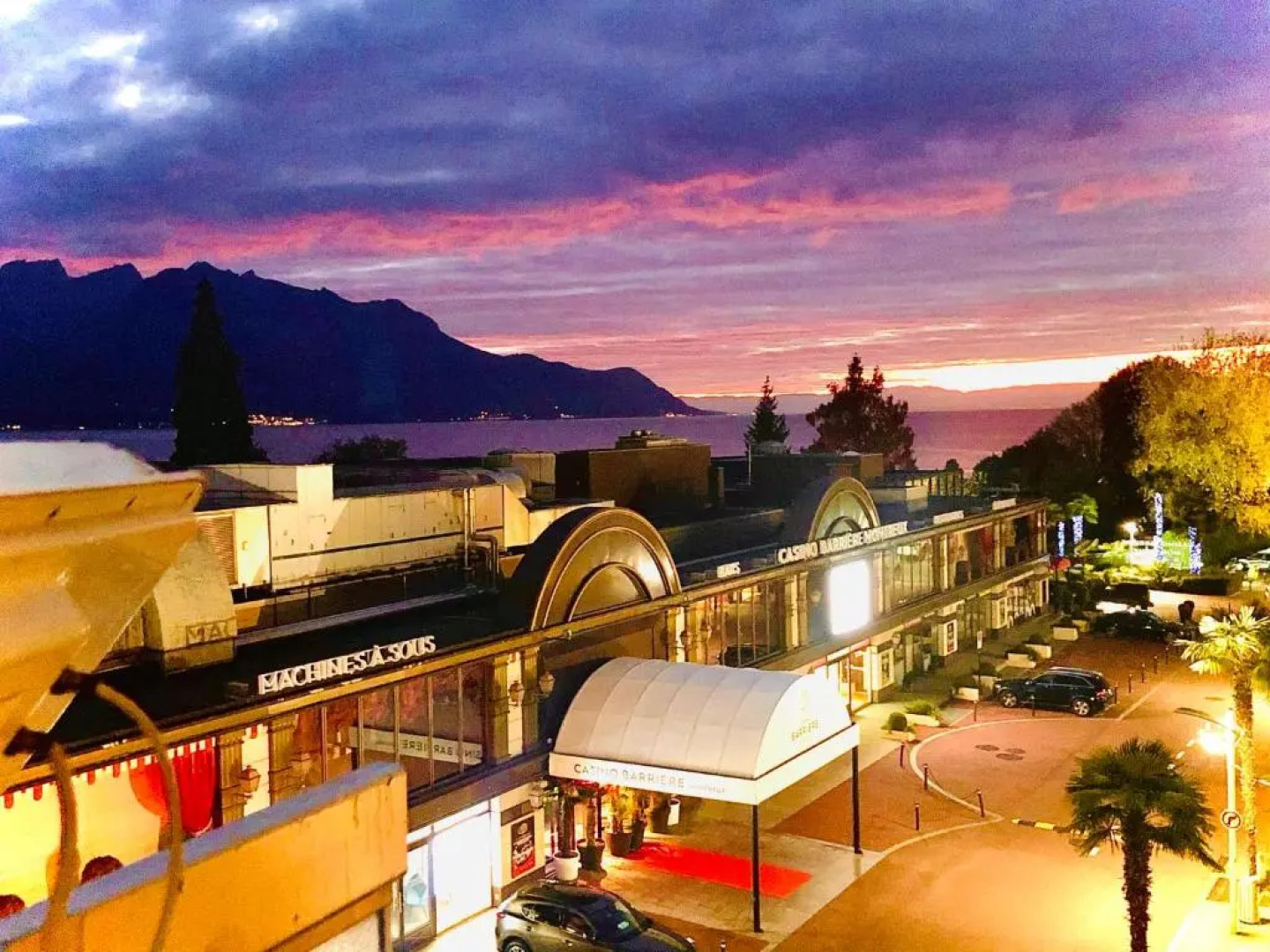 13 Family central modern app with Lake View