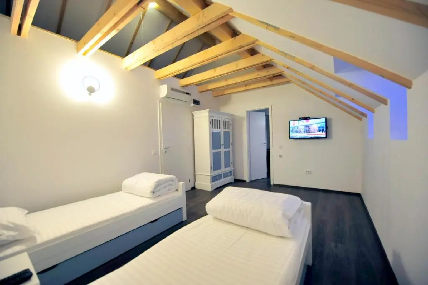 Pike Inn Dunavatul de Sus