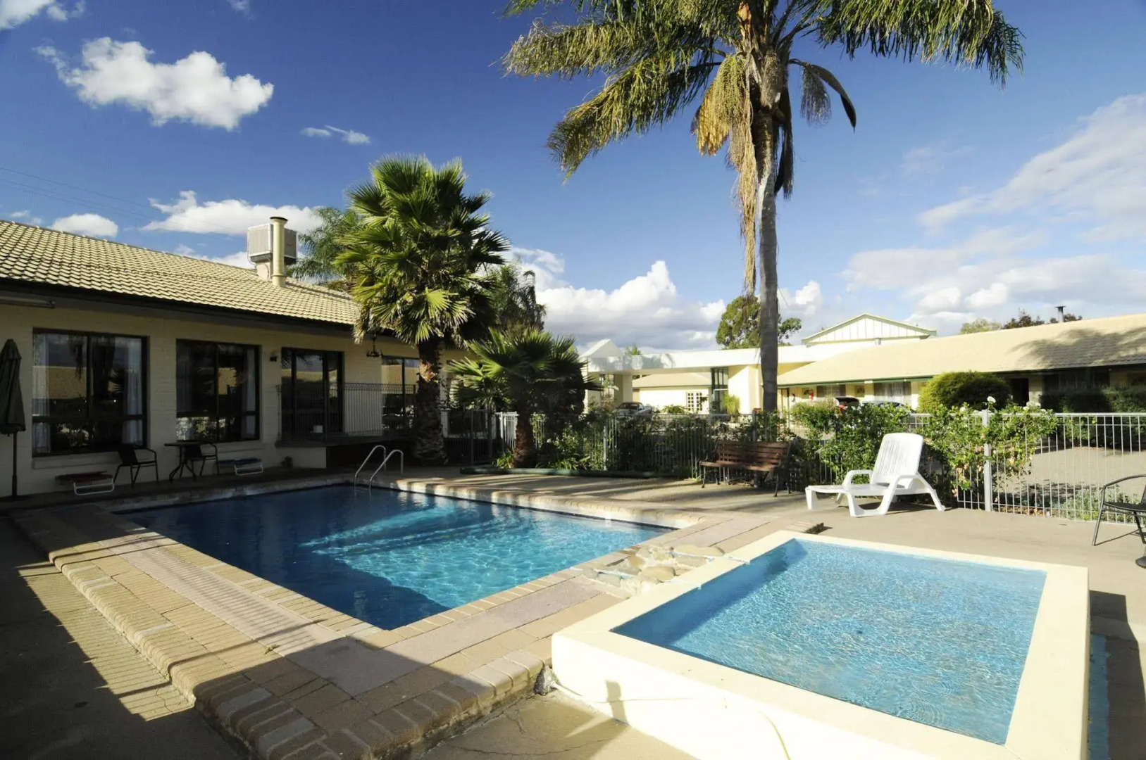 The Aston Motel - Tamworth