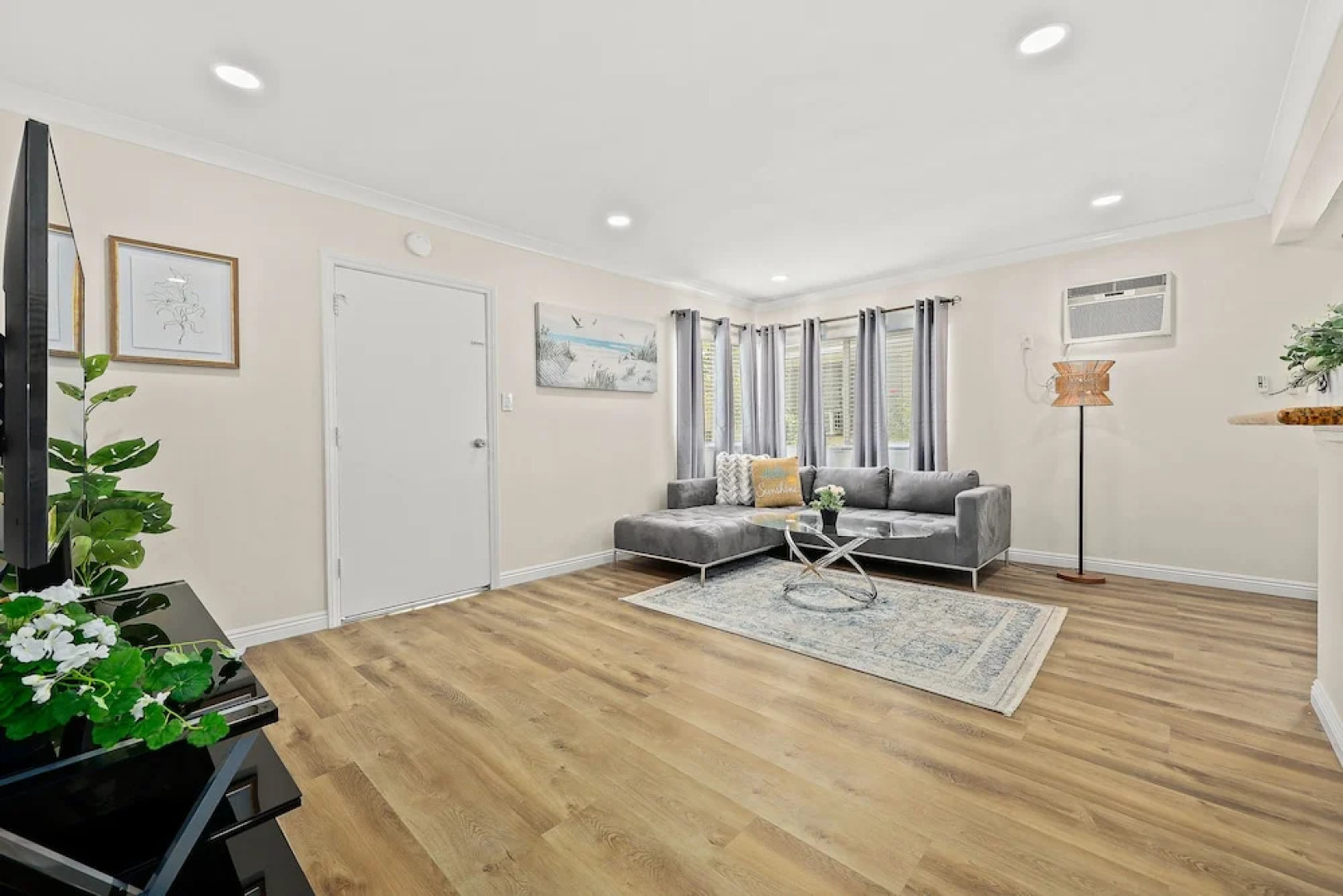 Bright&Cozy Getaway 10min to Downtown LA