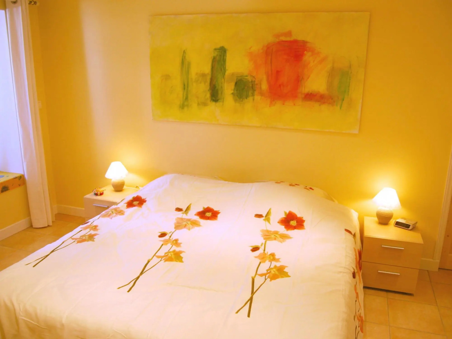 Lovely Country Cottage in Valreas with Swimming Pool