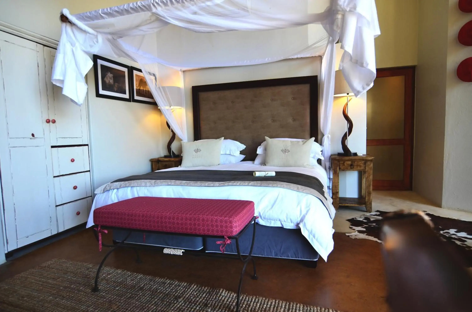 Amakhosi Safari Lodge and SPA