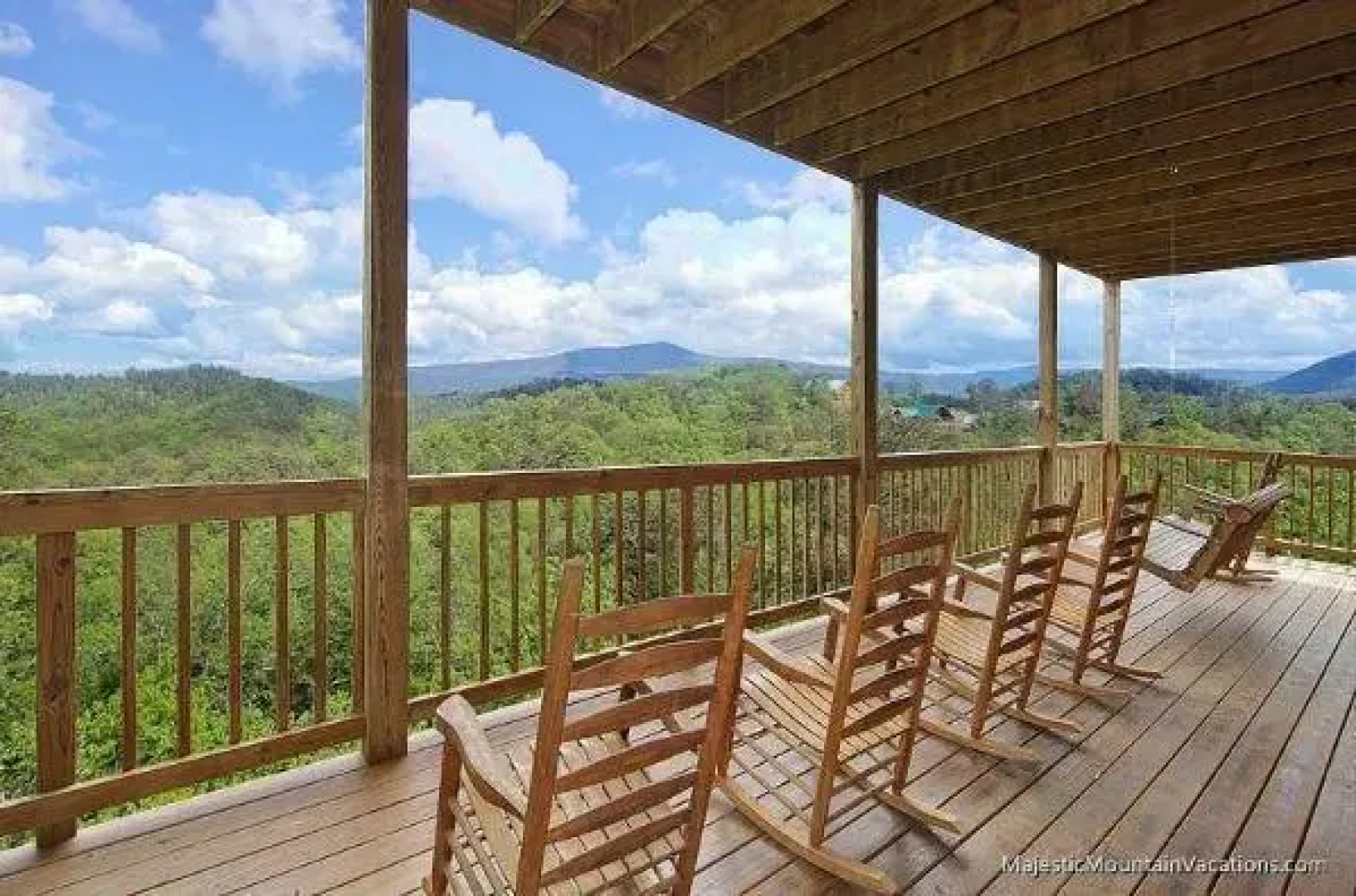 Mountain View Theater Lodge by Majestic Mountain Vacations