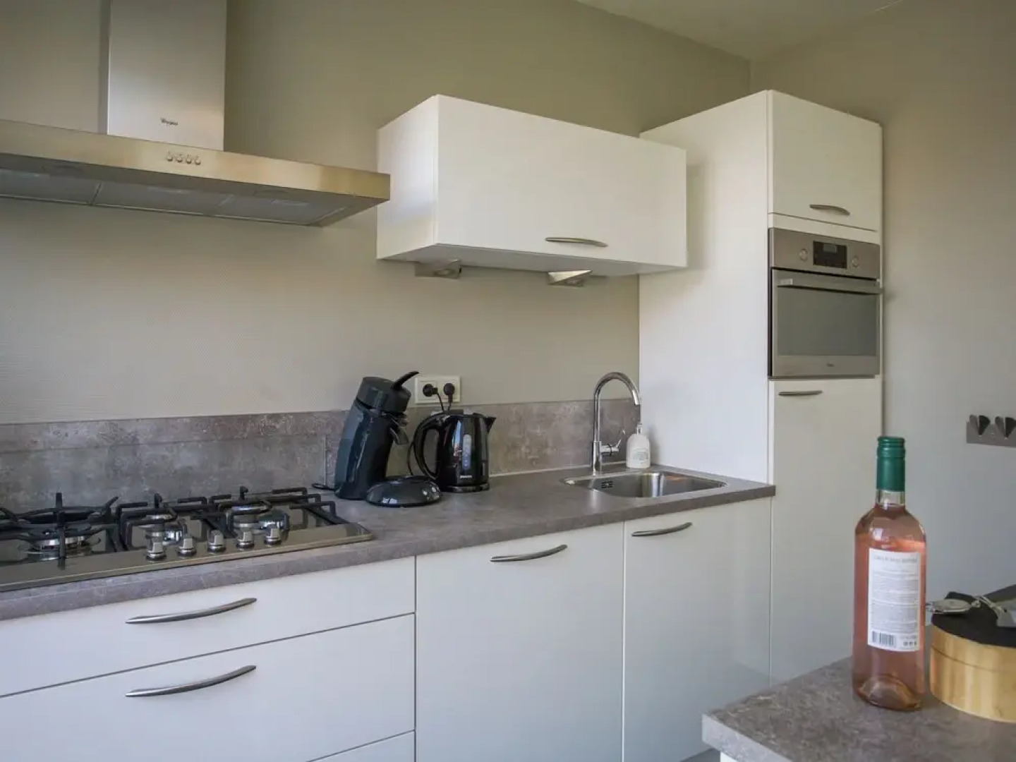 Spacious and Comfortable Holiday Home in Modernised Drive-in House