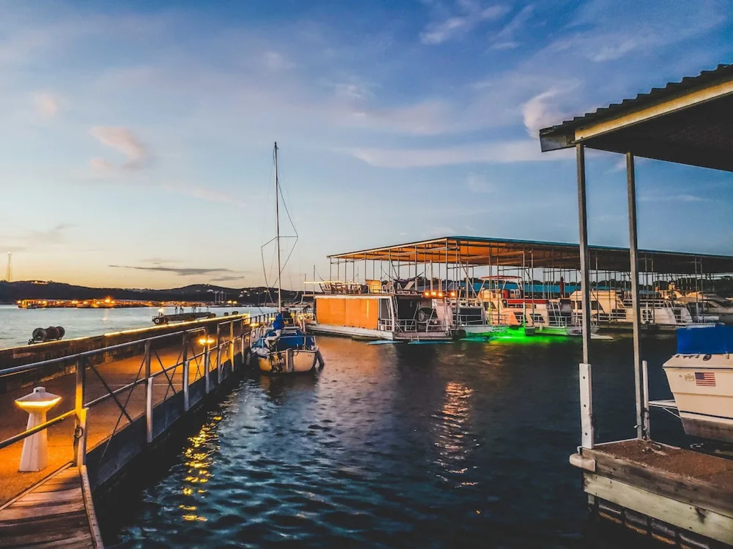 Airstream Houseboat Amazing Lake Travis View