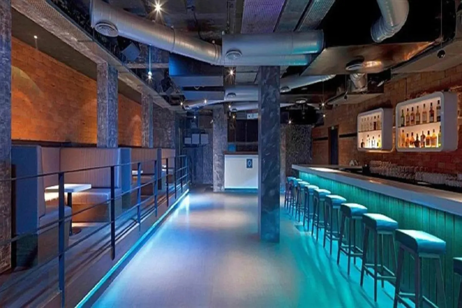 SinQ Party Hotel