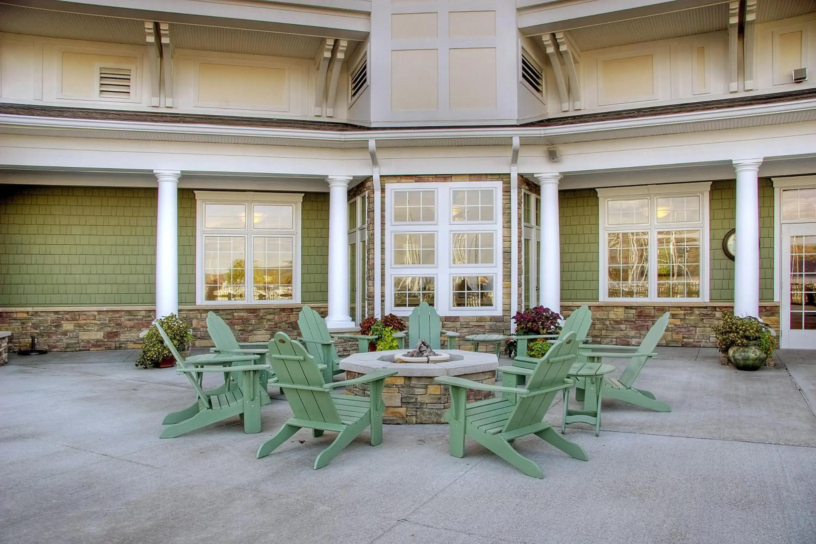 Watkins Glen Harbor Hotel