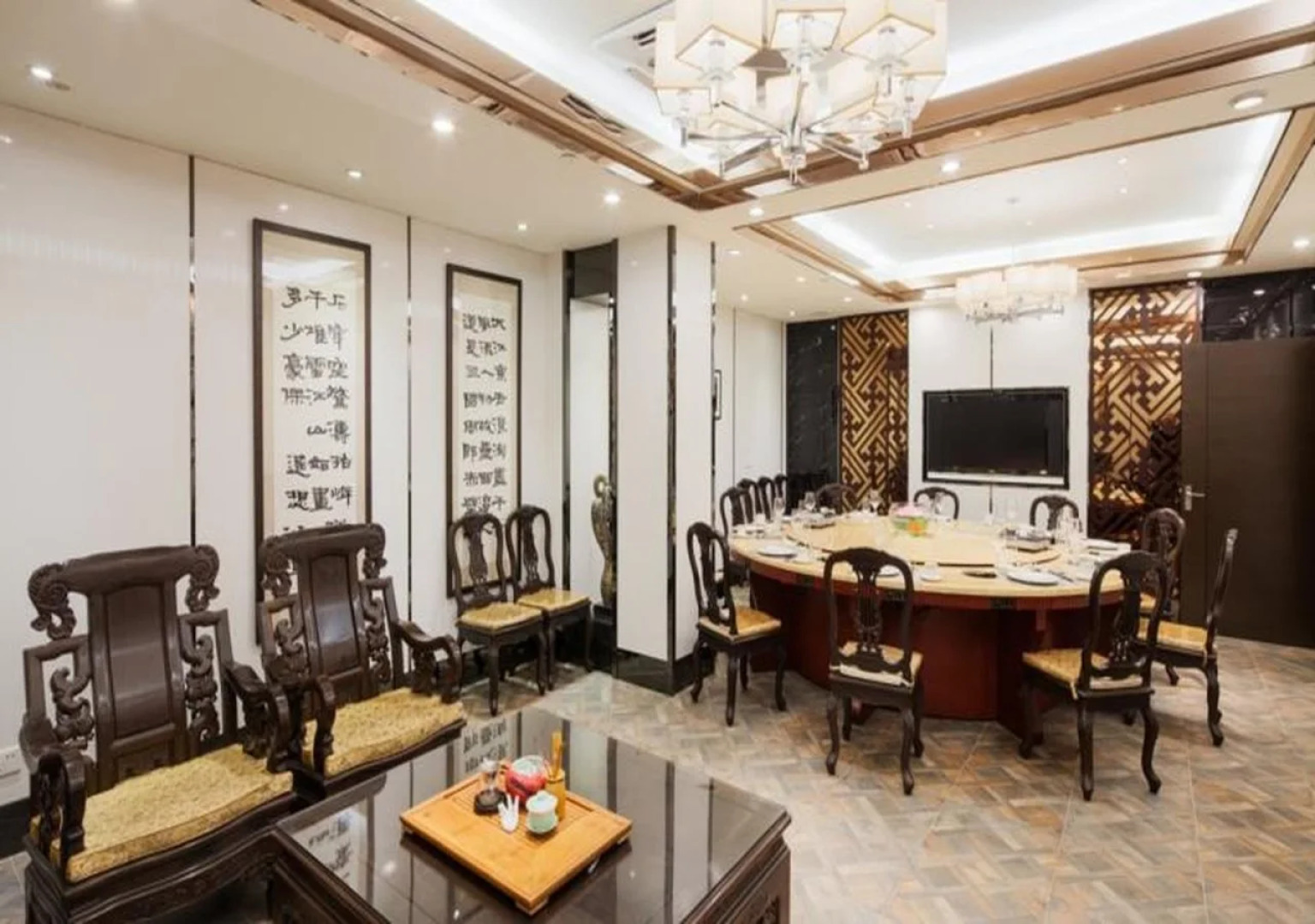 Elephant Trunk Hill Hotel