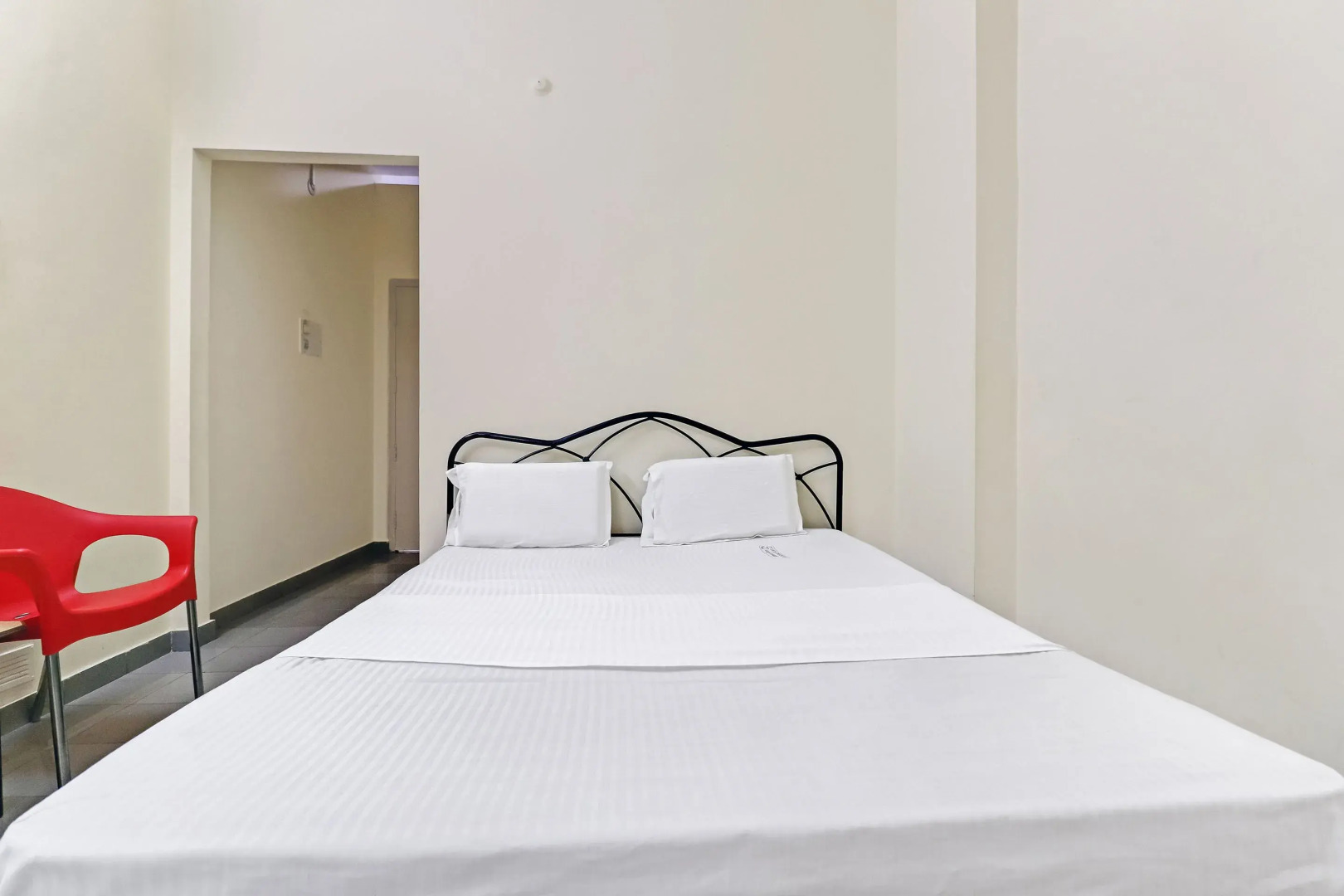 SPOT ON 44268 Shanthi Comforts