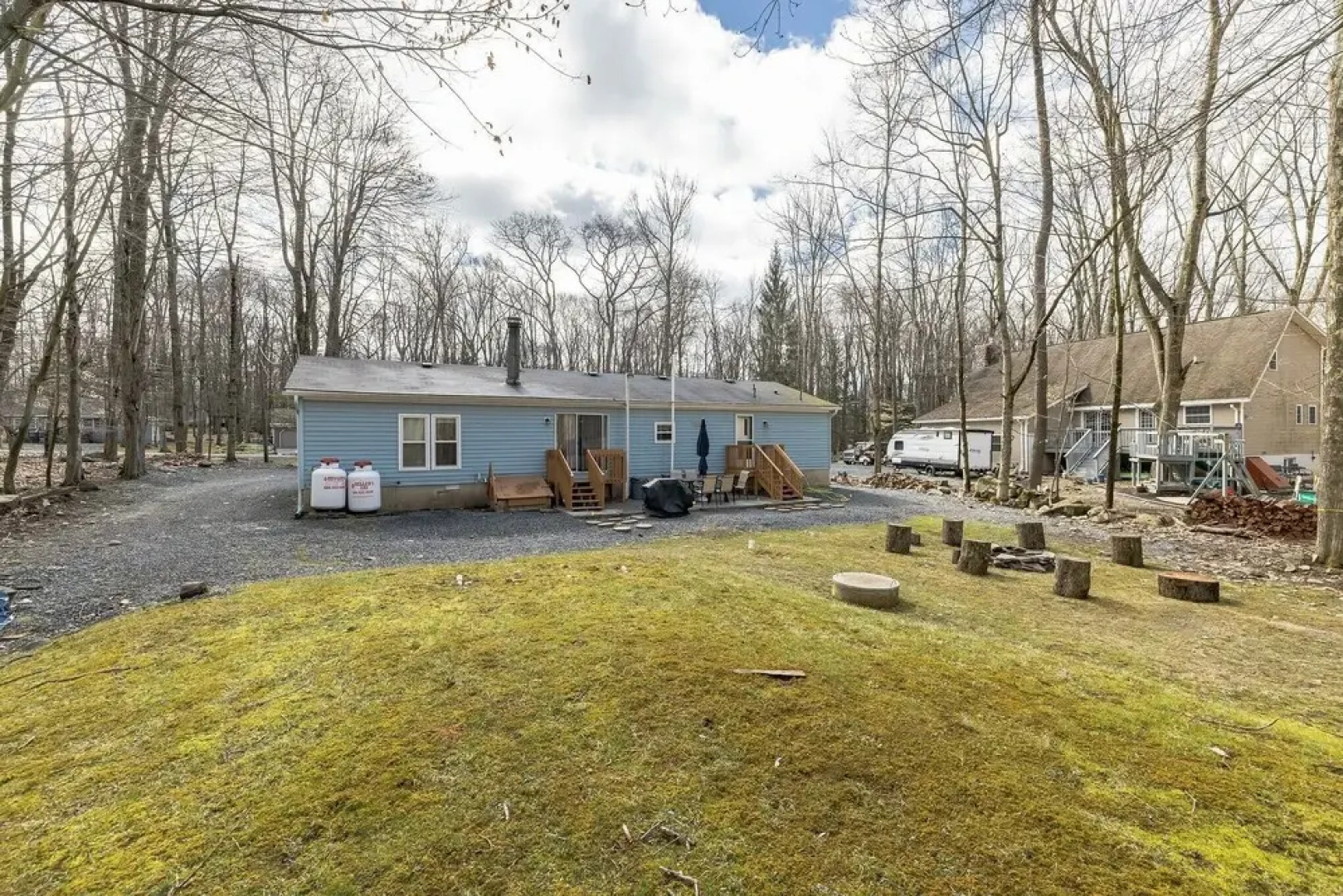 Pocono Family Home With Lake Access & Fire Pit! Pet Friendly! 3 Bedroom Cabin by Redawning