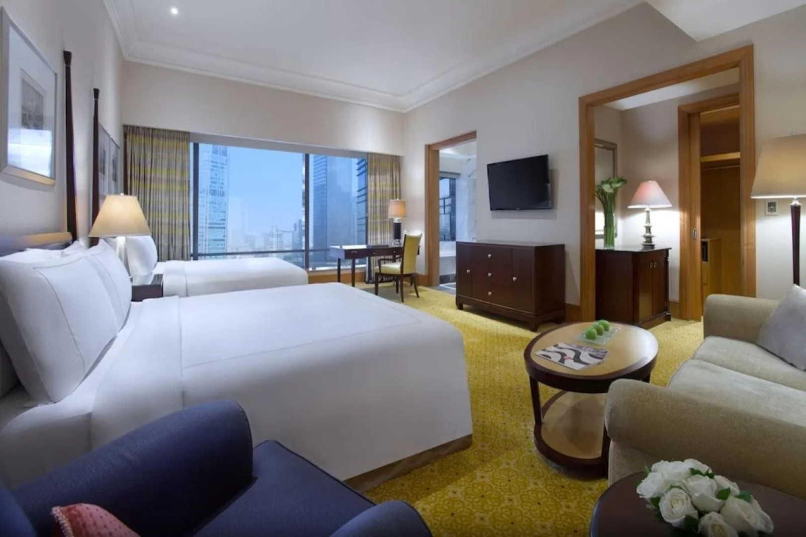 The Ritz-Carlton Jakarta, Mega Kuningan