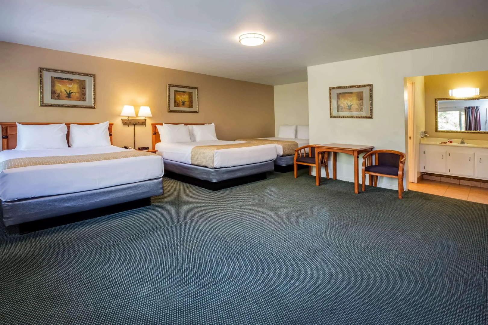 Travelodge by Wyndham Red Bluff South of Redding