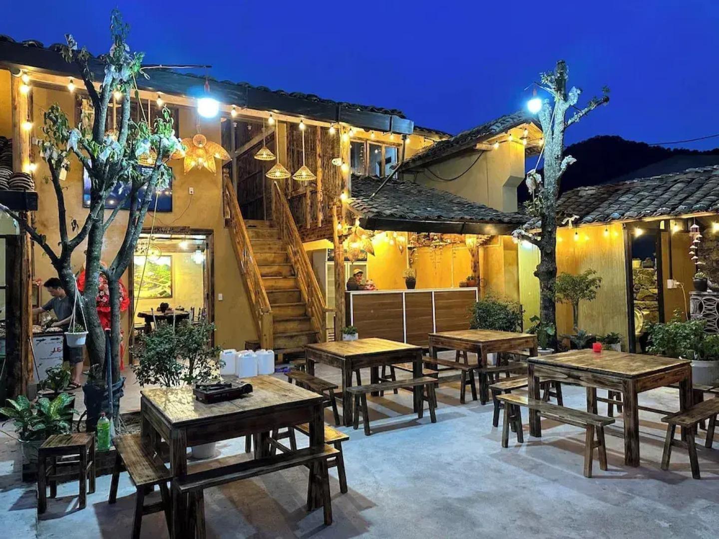 Khói Homestay and Restaurant