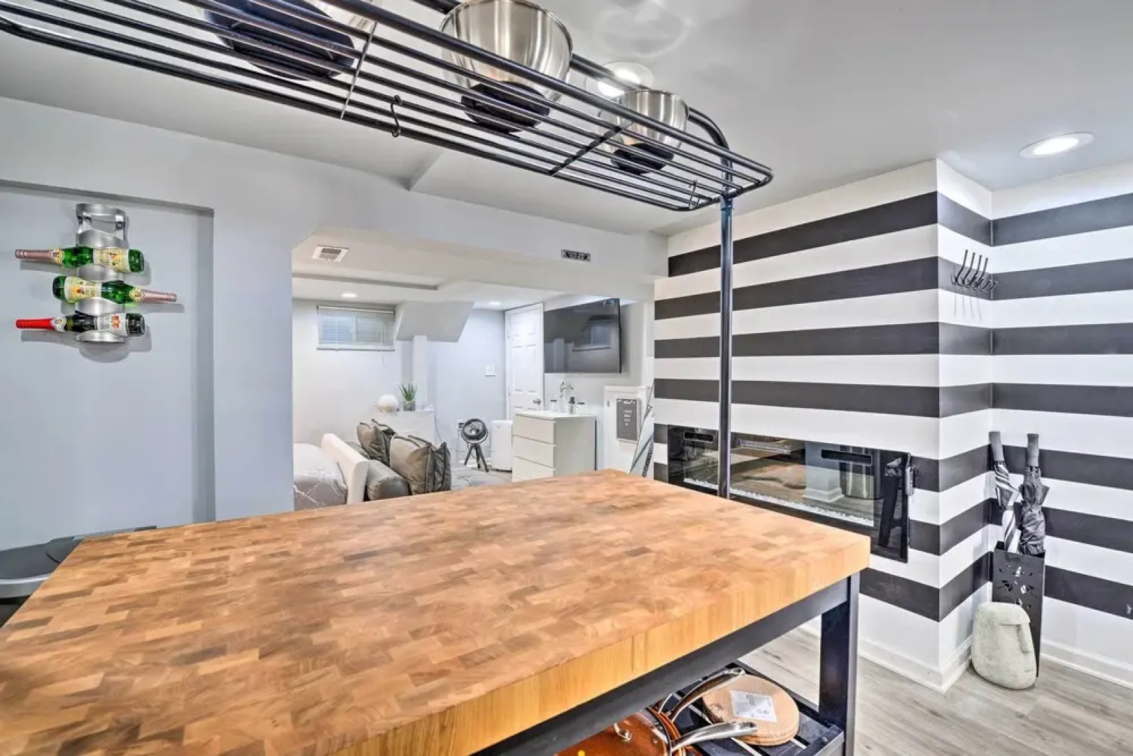 Stylish DC Studio ~ 5 Mi to National Mall!