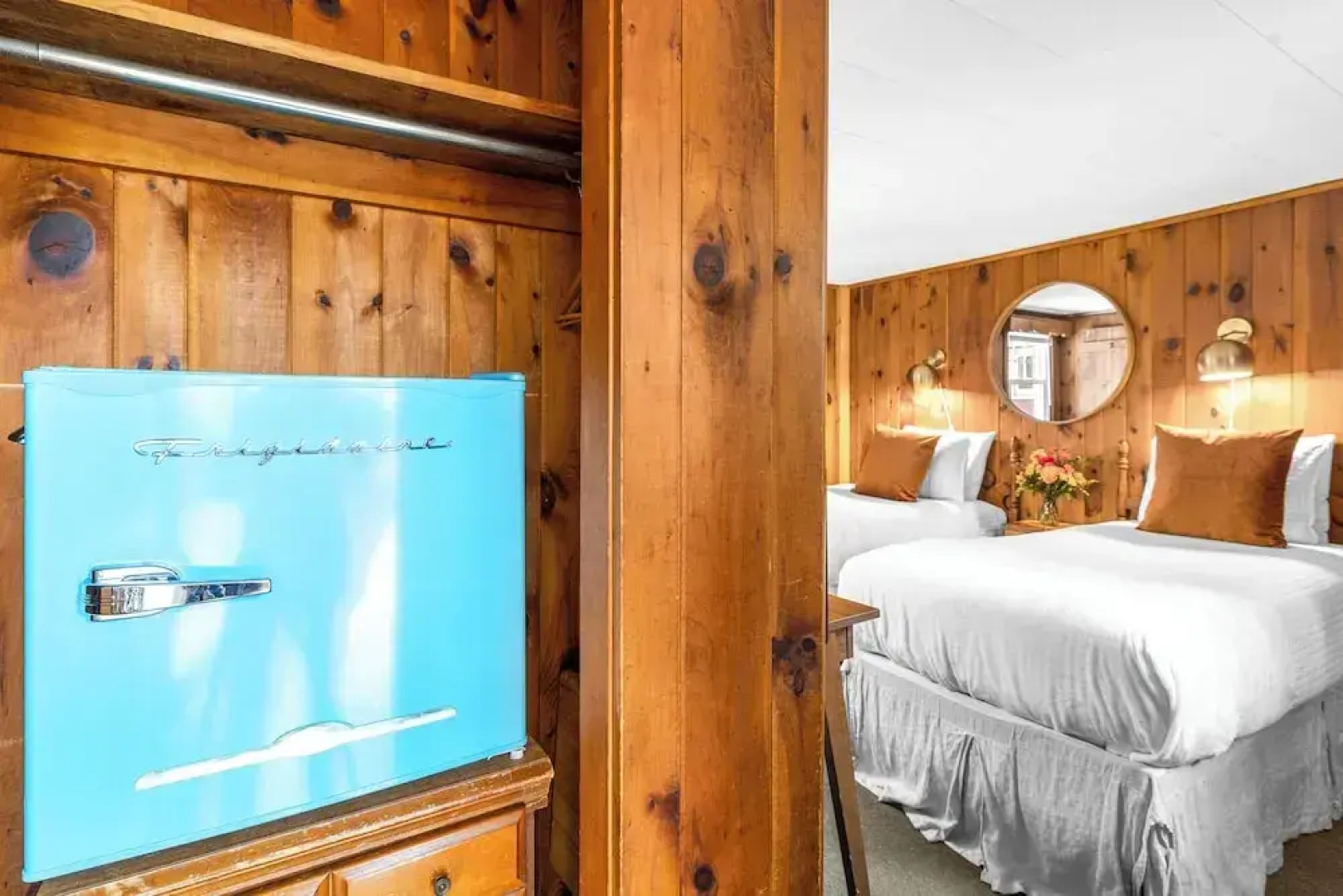 Phoenicia Lodge
