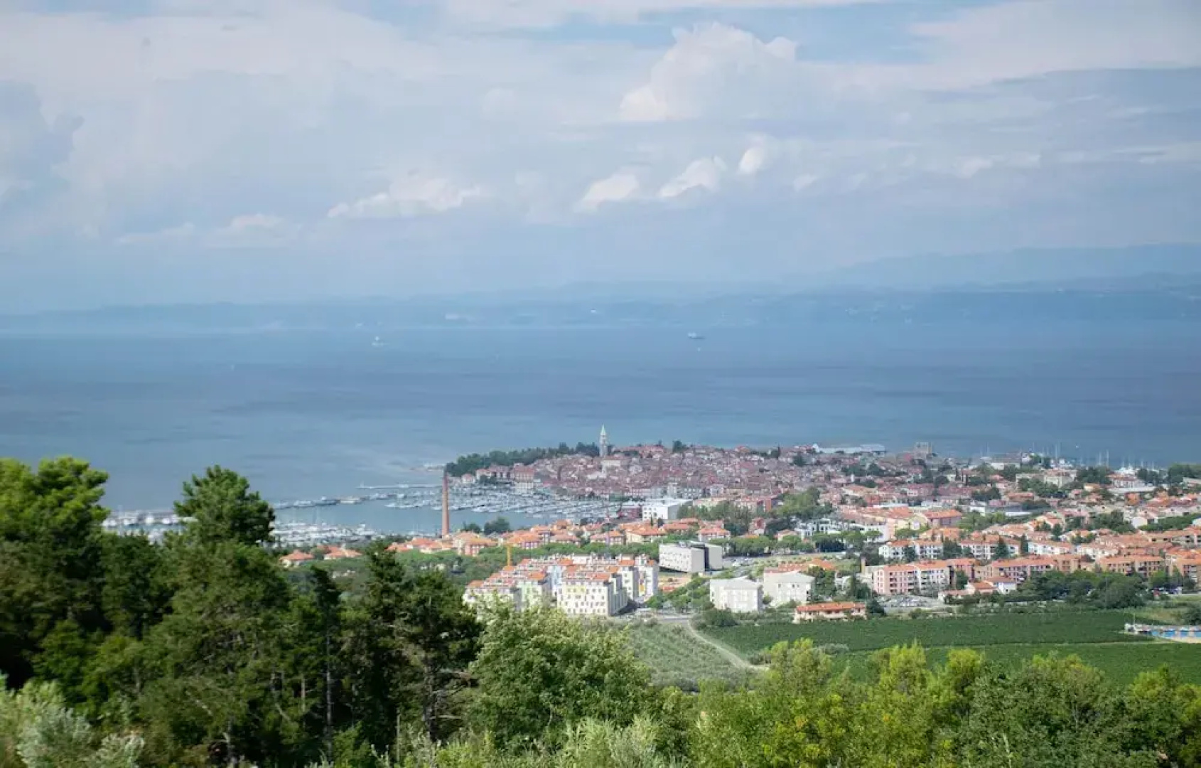 Stunning Home in Izola with Outdoor Swimming Pool, Hot Tub & 5 Bedrooms