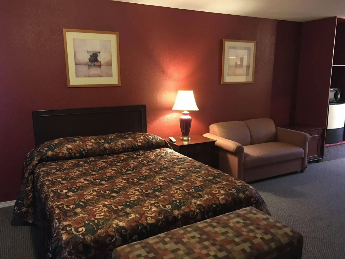 Lakeshore Inn Water Front