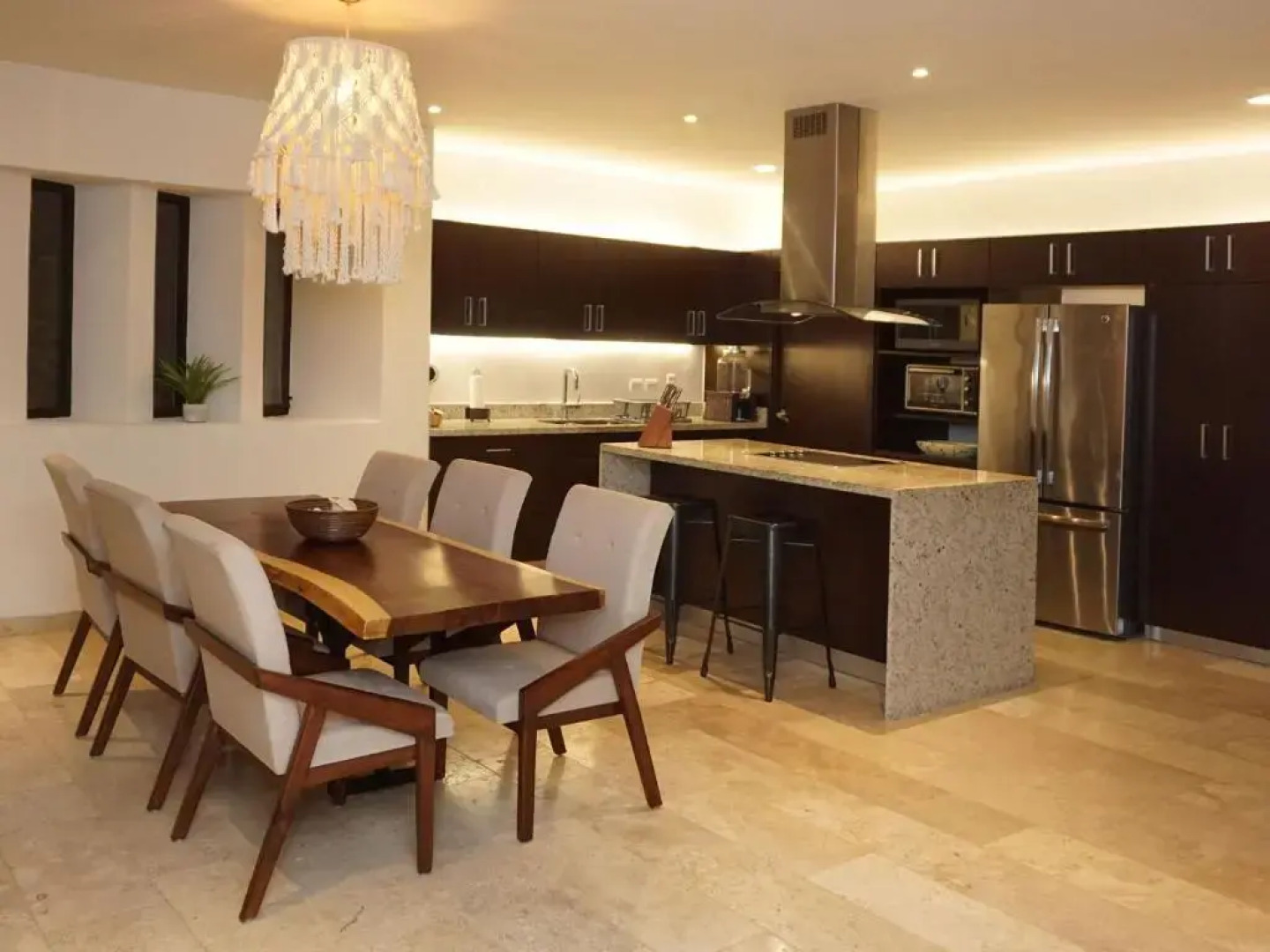 Playa, Selva, Cenotes, Ruinas, Marina todo a 5 km