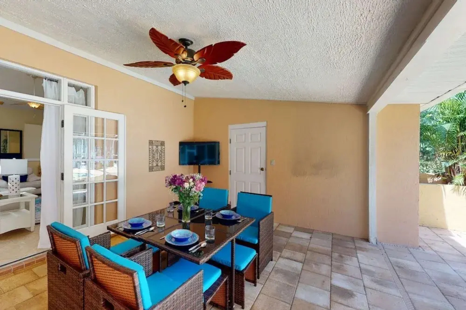 Sarasota Bay Pool Home