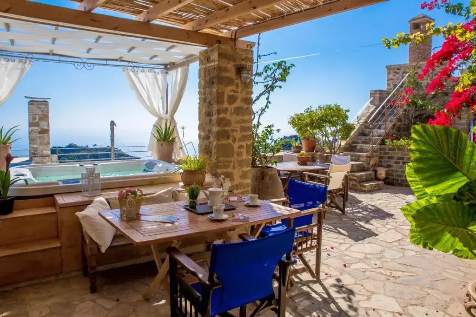 4 Bedrooms House With Sea View Jacuzzi And Enclosed Garden At Anatoli