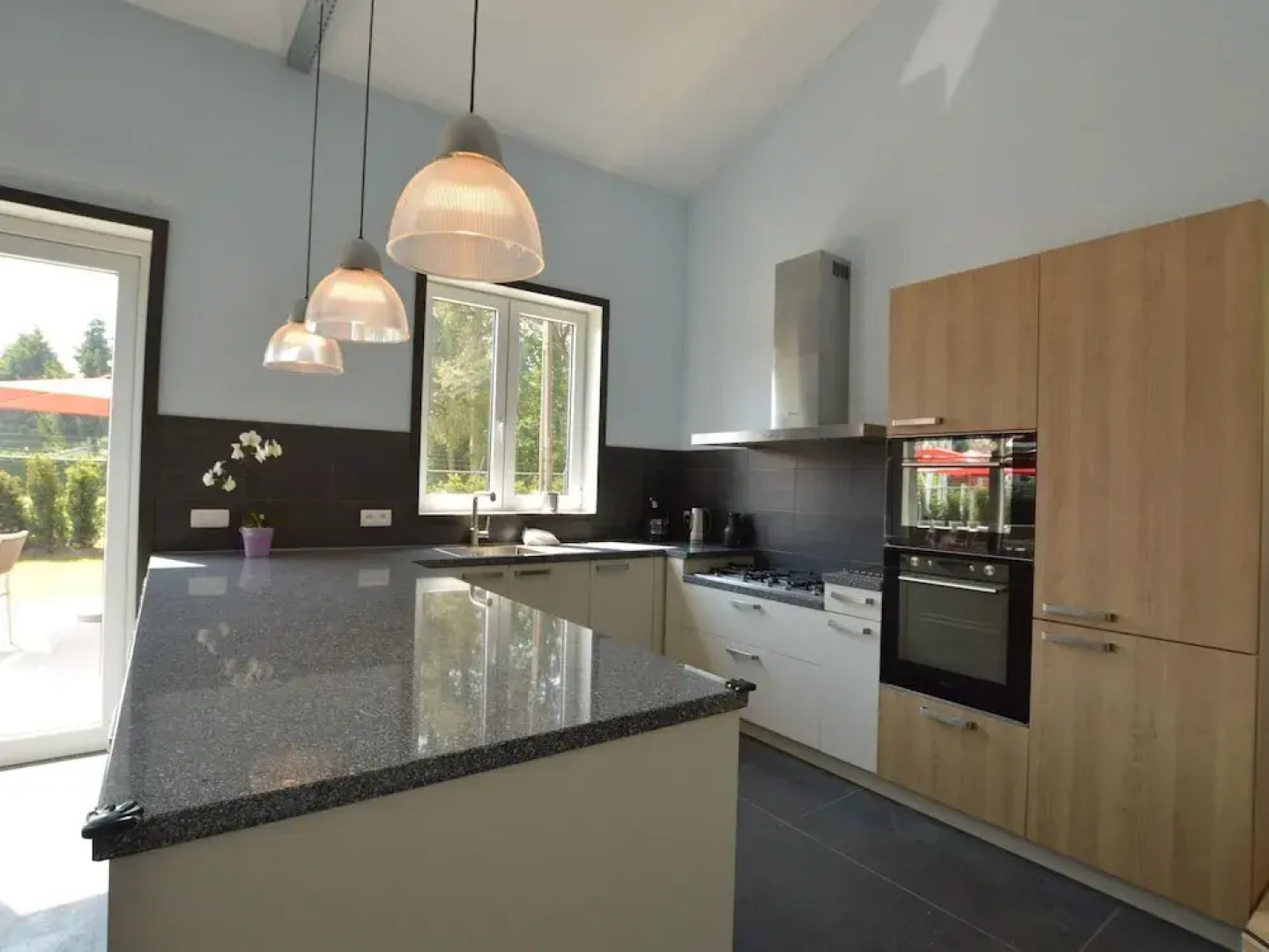 Luxurious Holiday Home with Swimming Pool in Hechtel-Eksel