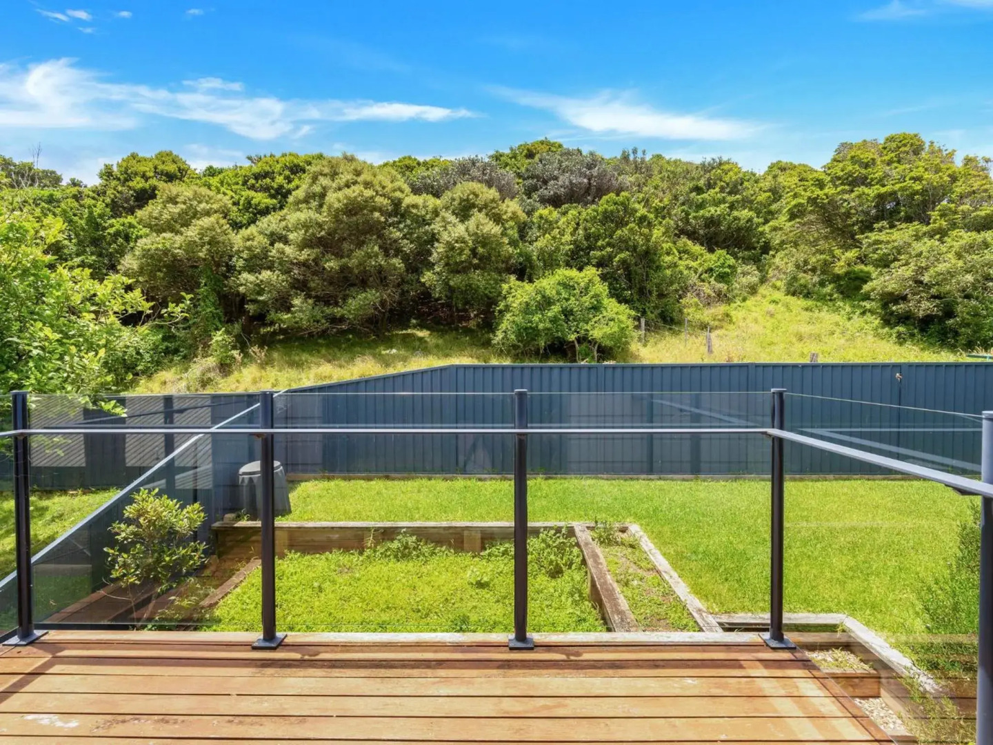 HALCYON Gerroa 4pm Check Out Sundays except Peak season