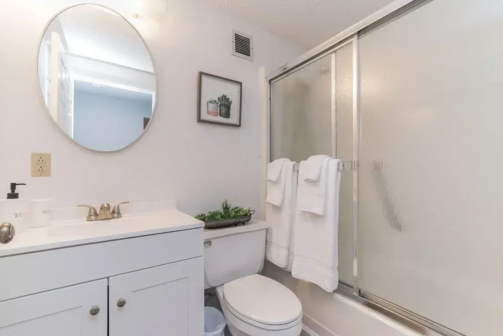 Handsome Condo, View in Sugar Mountain, Heated Pool & Jacuzzi by RedAwning