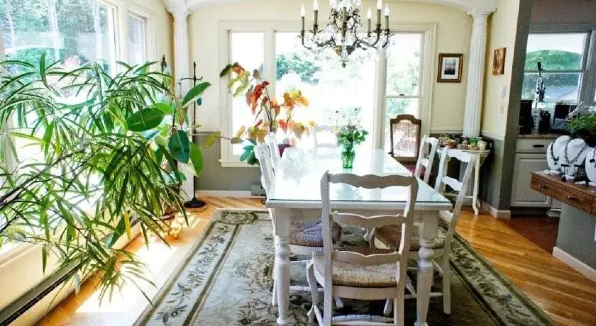 Enchanted Manor of Woodstock Bed and Breakfast