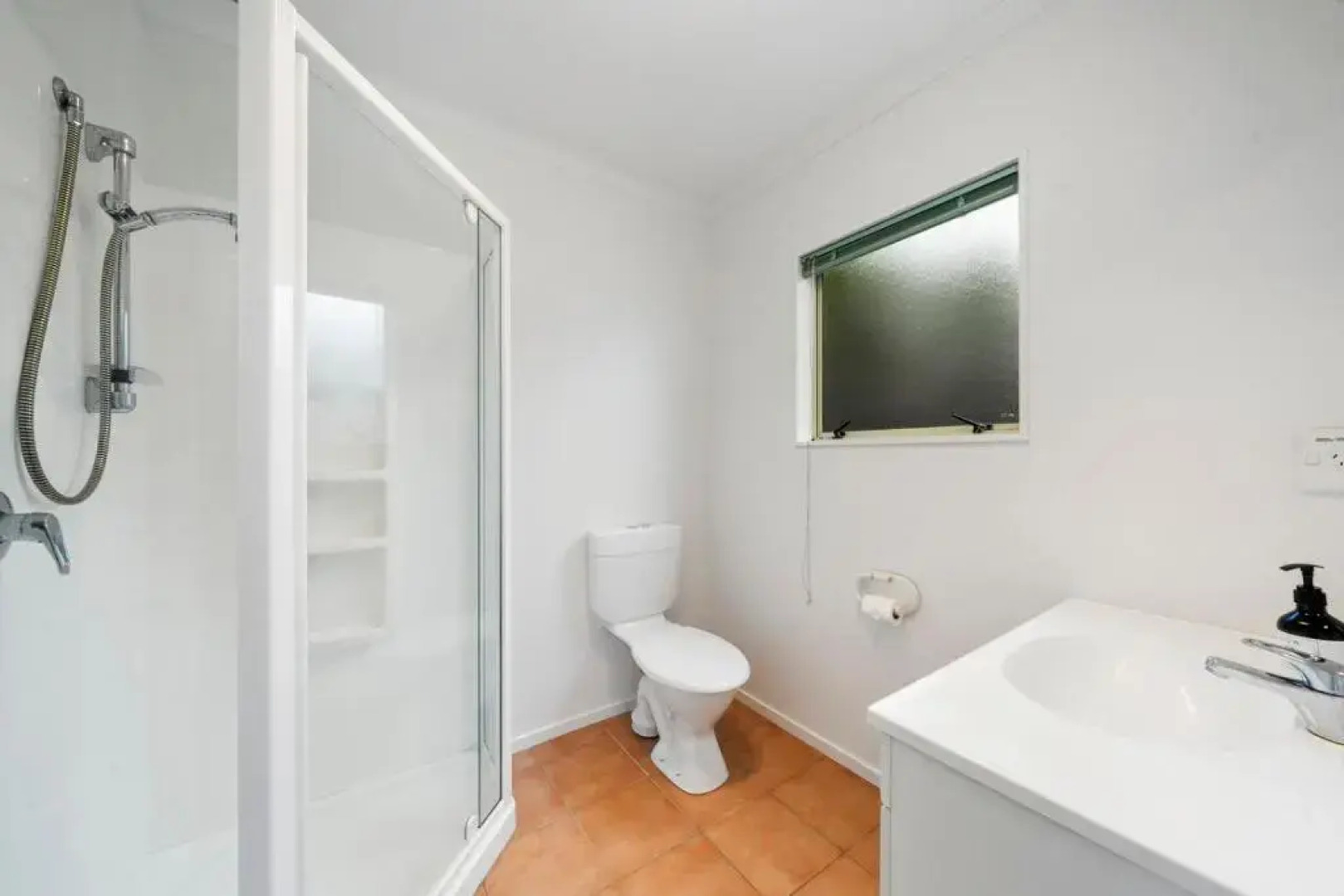 Bare Feet Retreat - Waikanae Beach Holiday Home