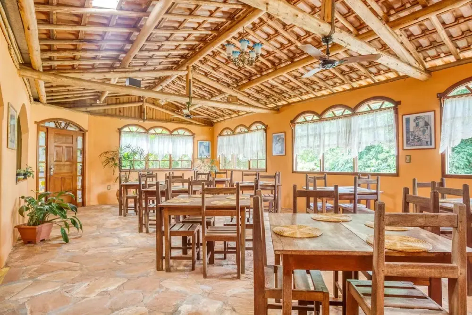 OYO Hotel Tereza Curvelo
