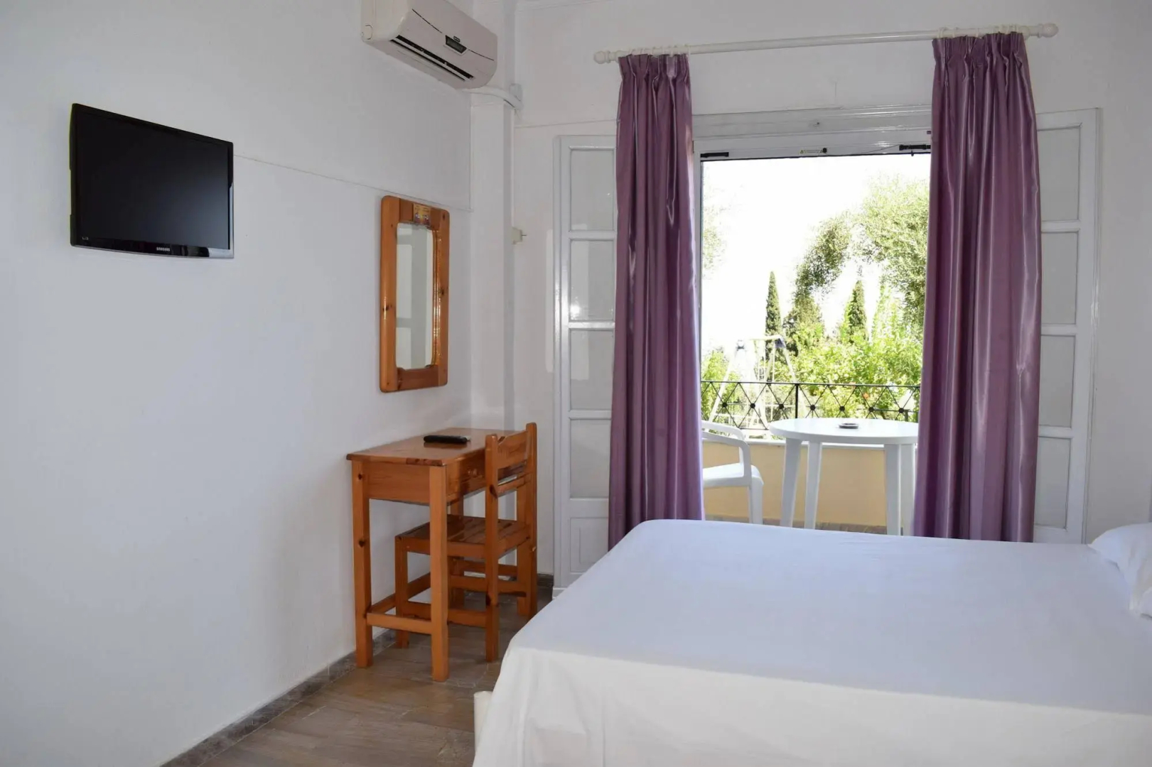 Rising Sun Apartments & Studios