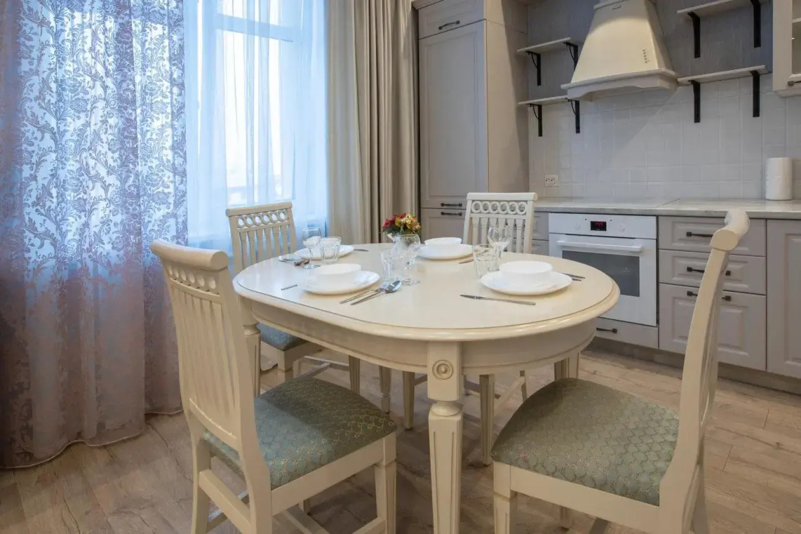 Династия на улице Свободы 60В