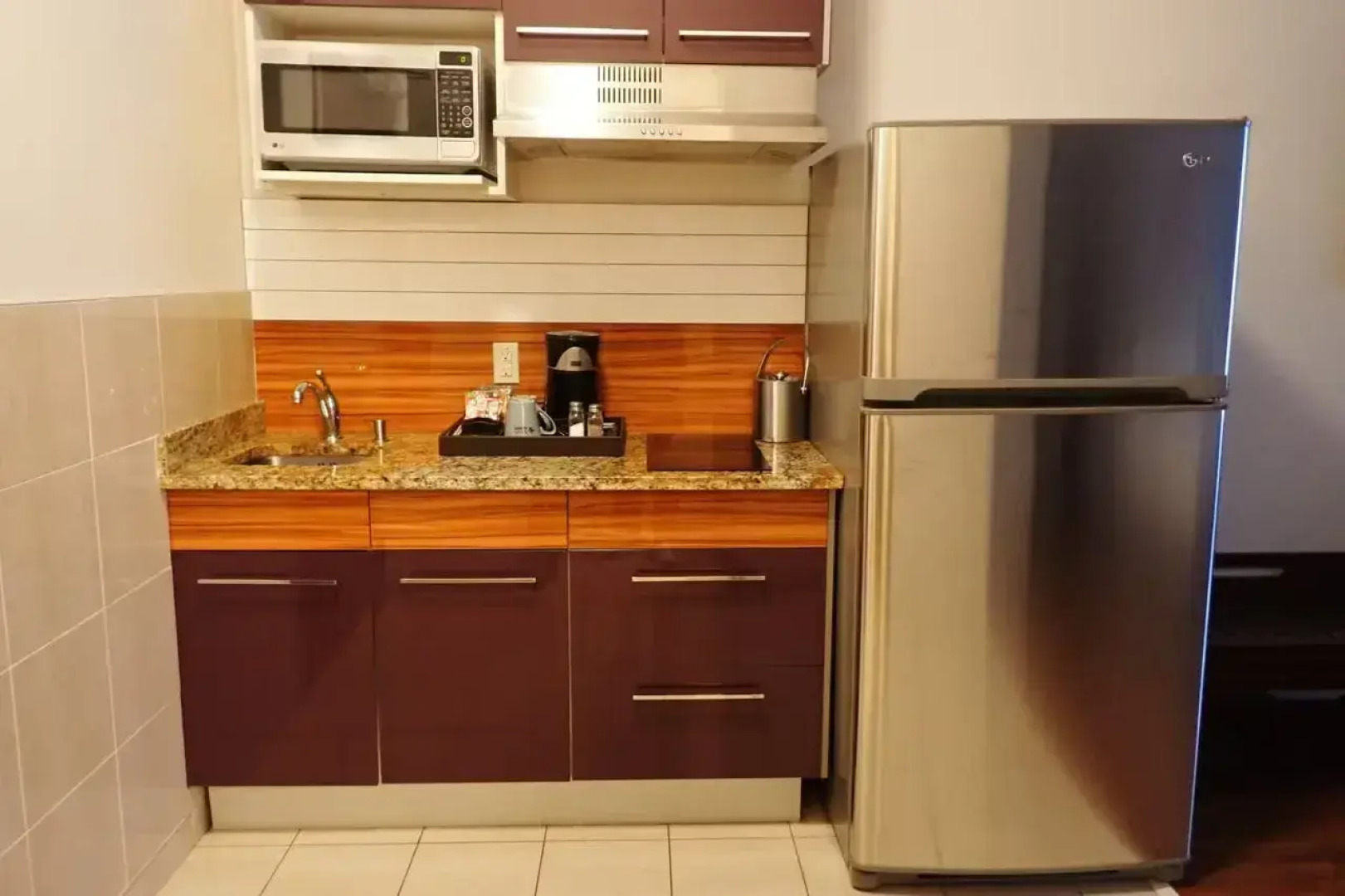 Days Inn & Suites by Wyndham Fort Saskatchewan