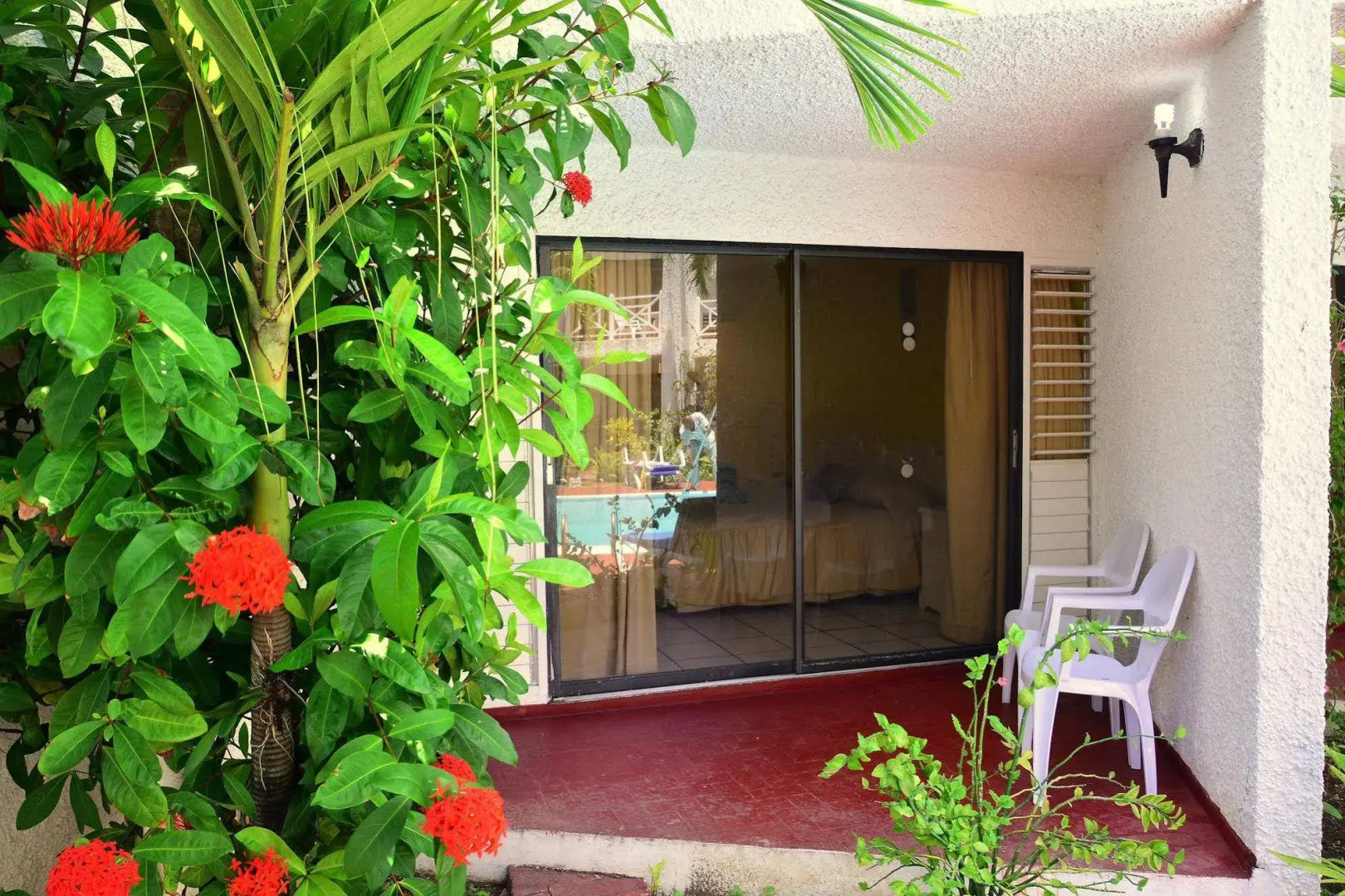 Chrisanns Beach Resort