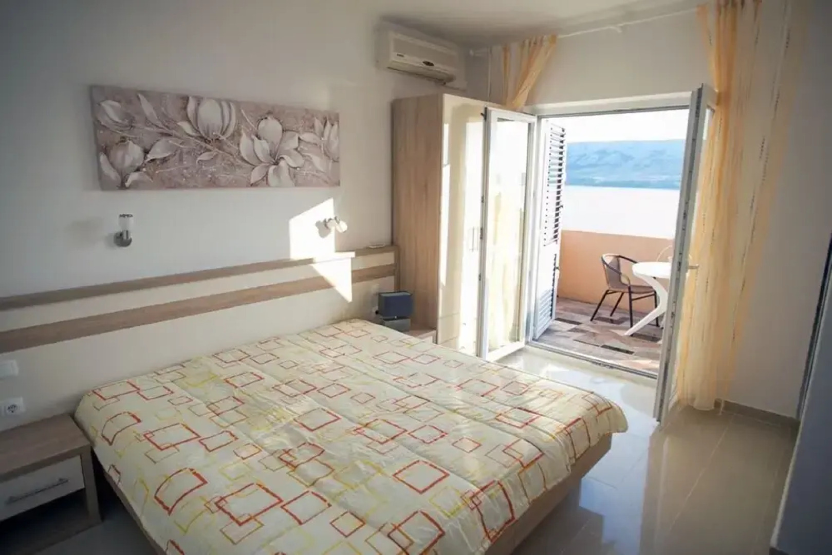 Irena - 100m From the sea - SA2 Prvi kat