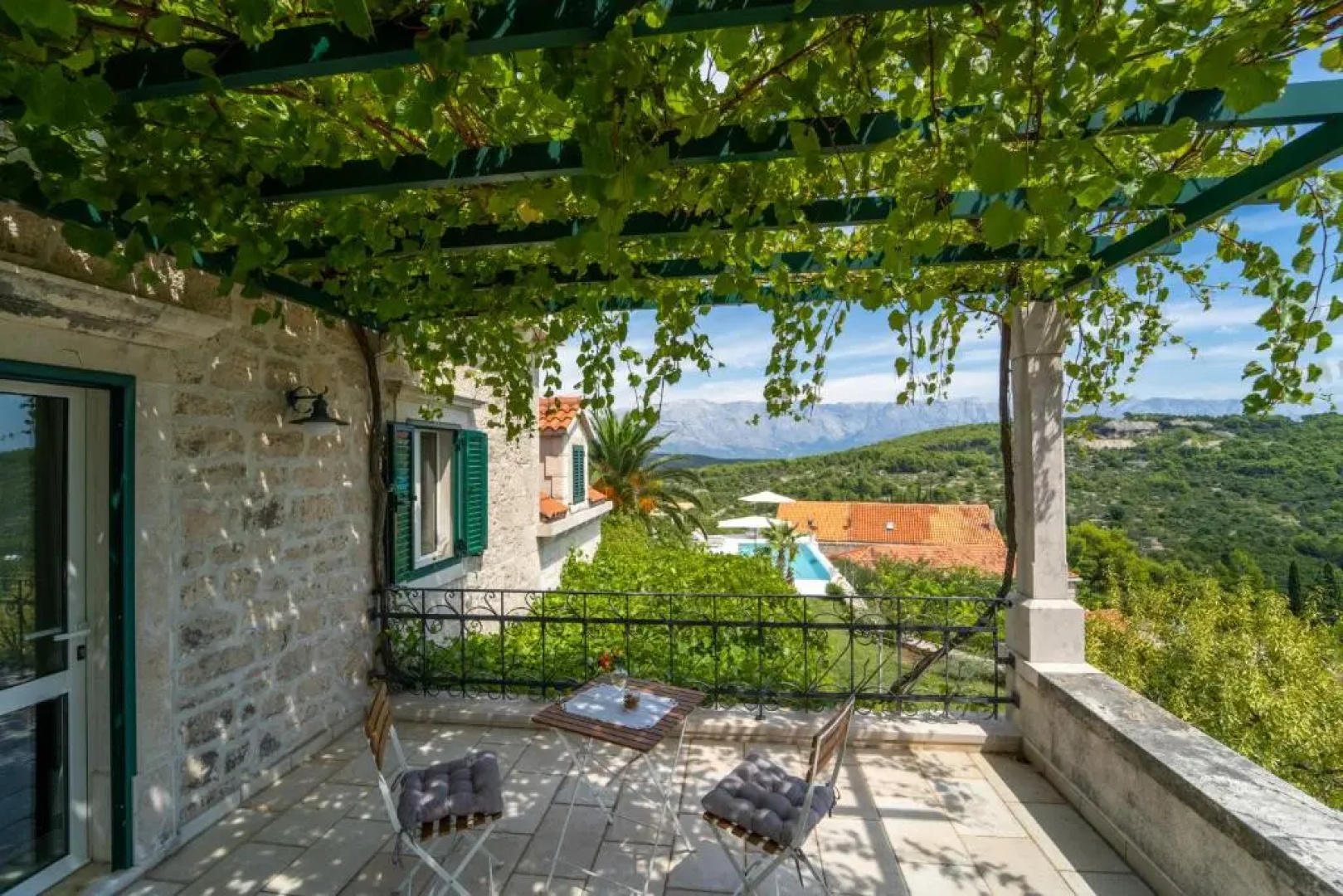 Villa Shiraz