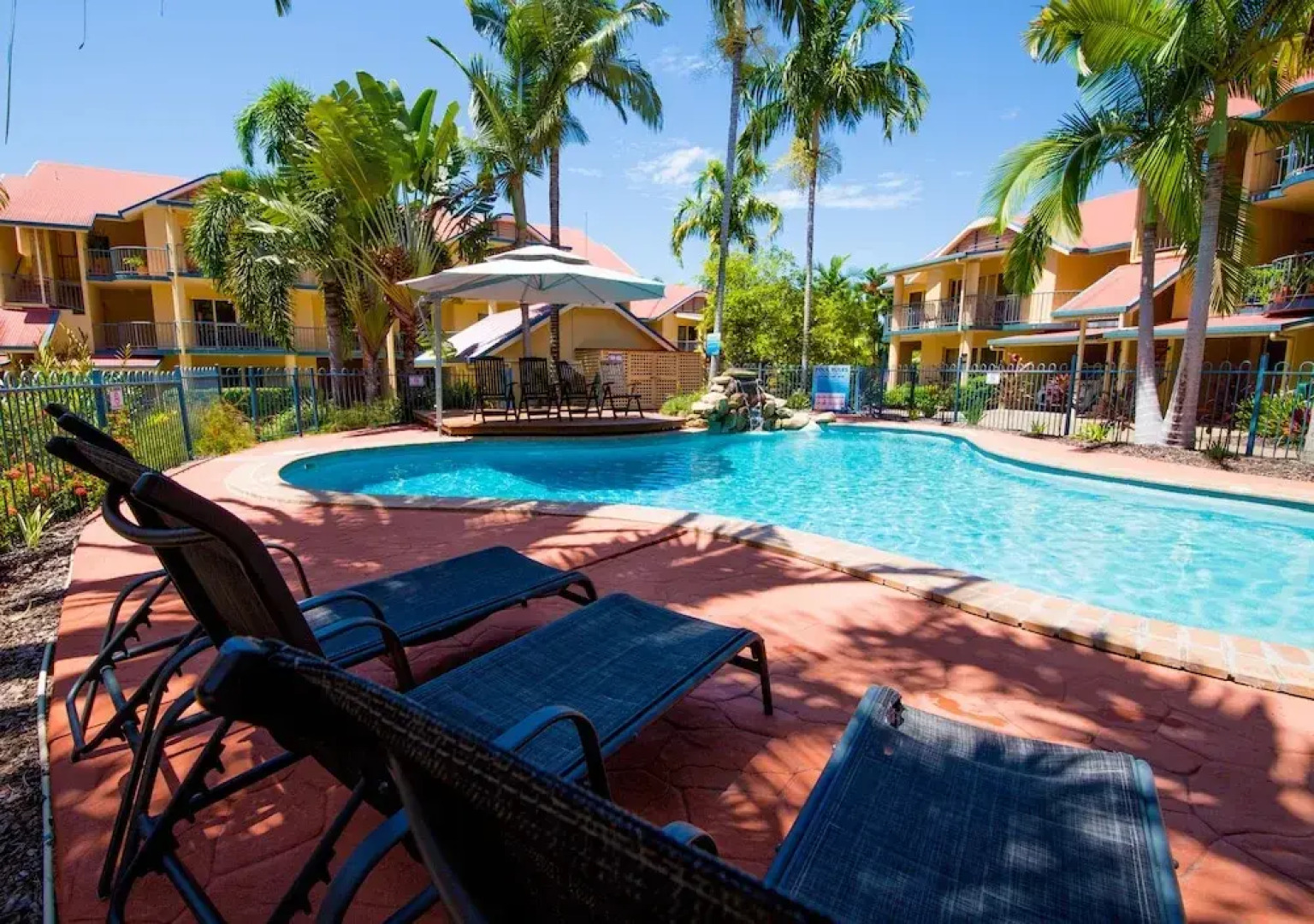 Palm Penthouse Beach Court Holiday Villas