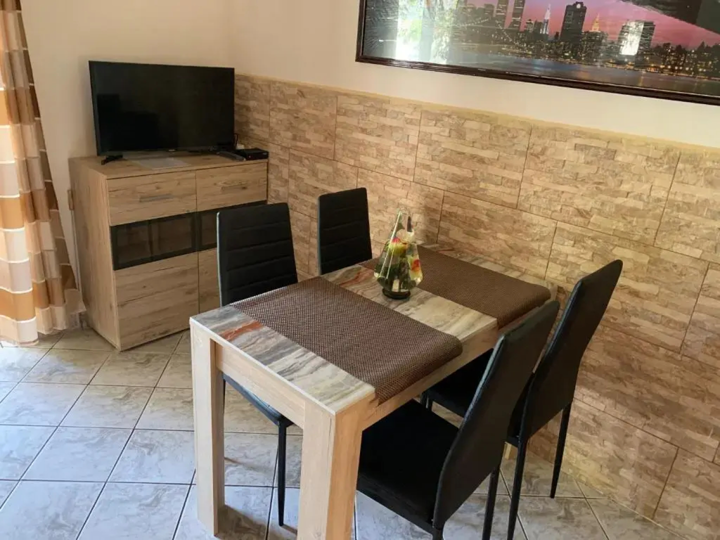 Mediterán Fedett Medencés Apartmanház