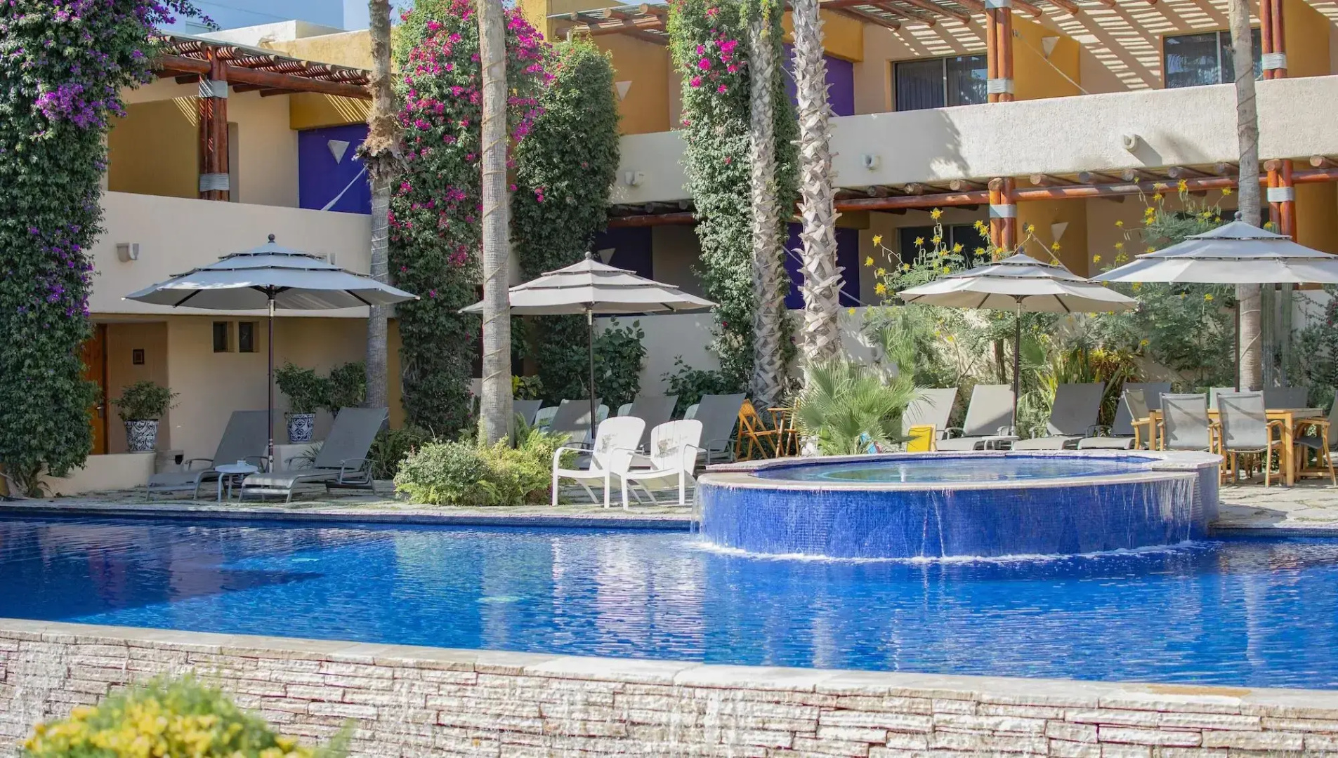 Los Patios Hotel