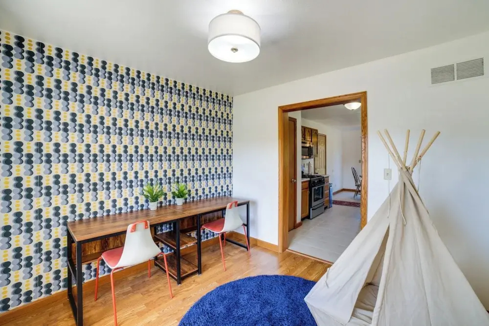 Game Day Ready Home w/ Yard: 4 Mi to Notre Dame