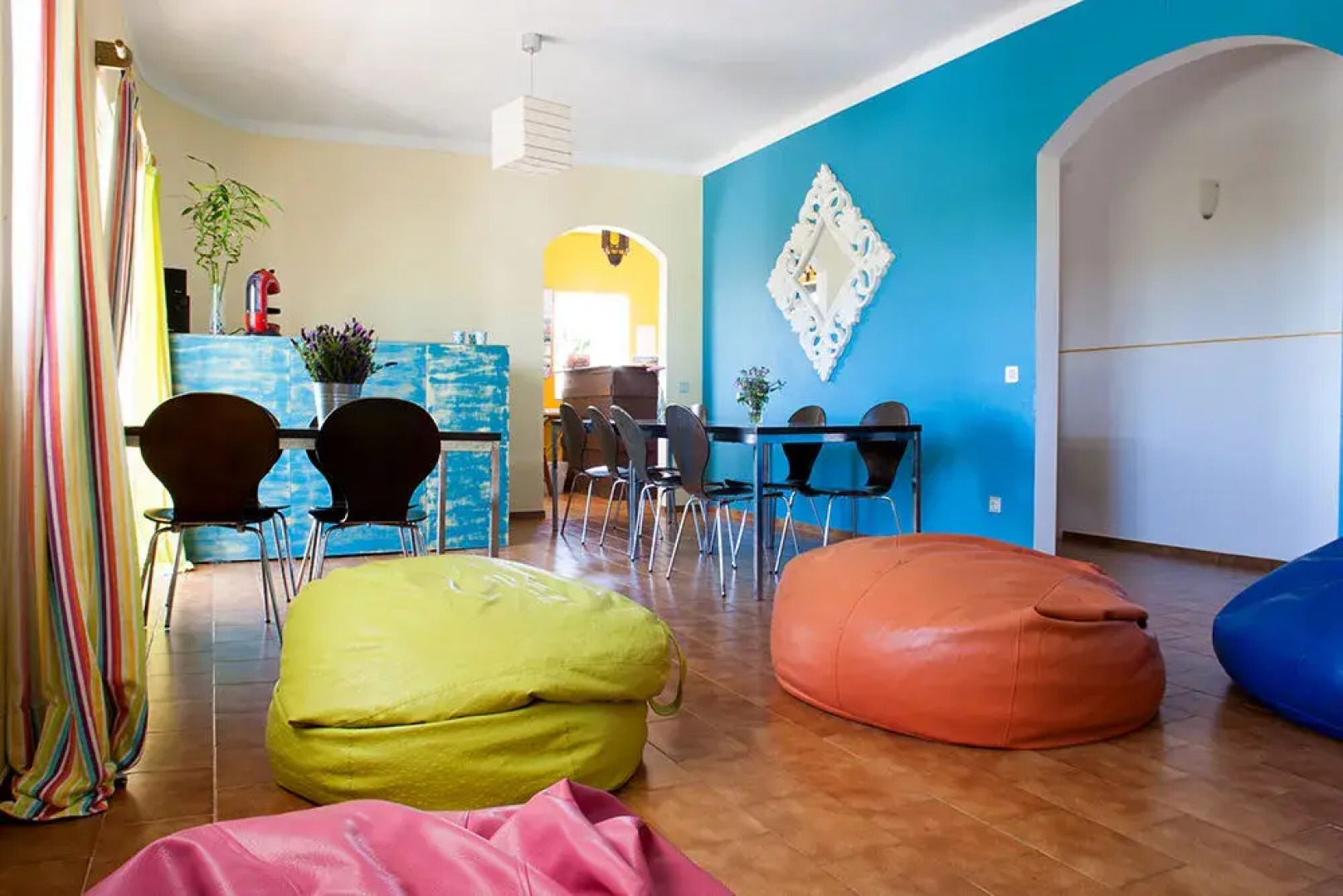 Good Feeling Hostel & Guesthouse