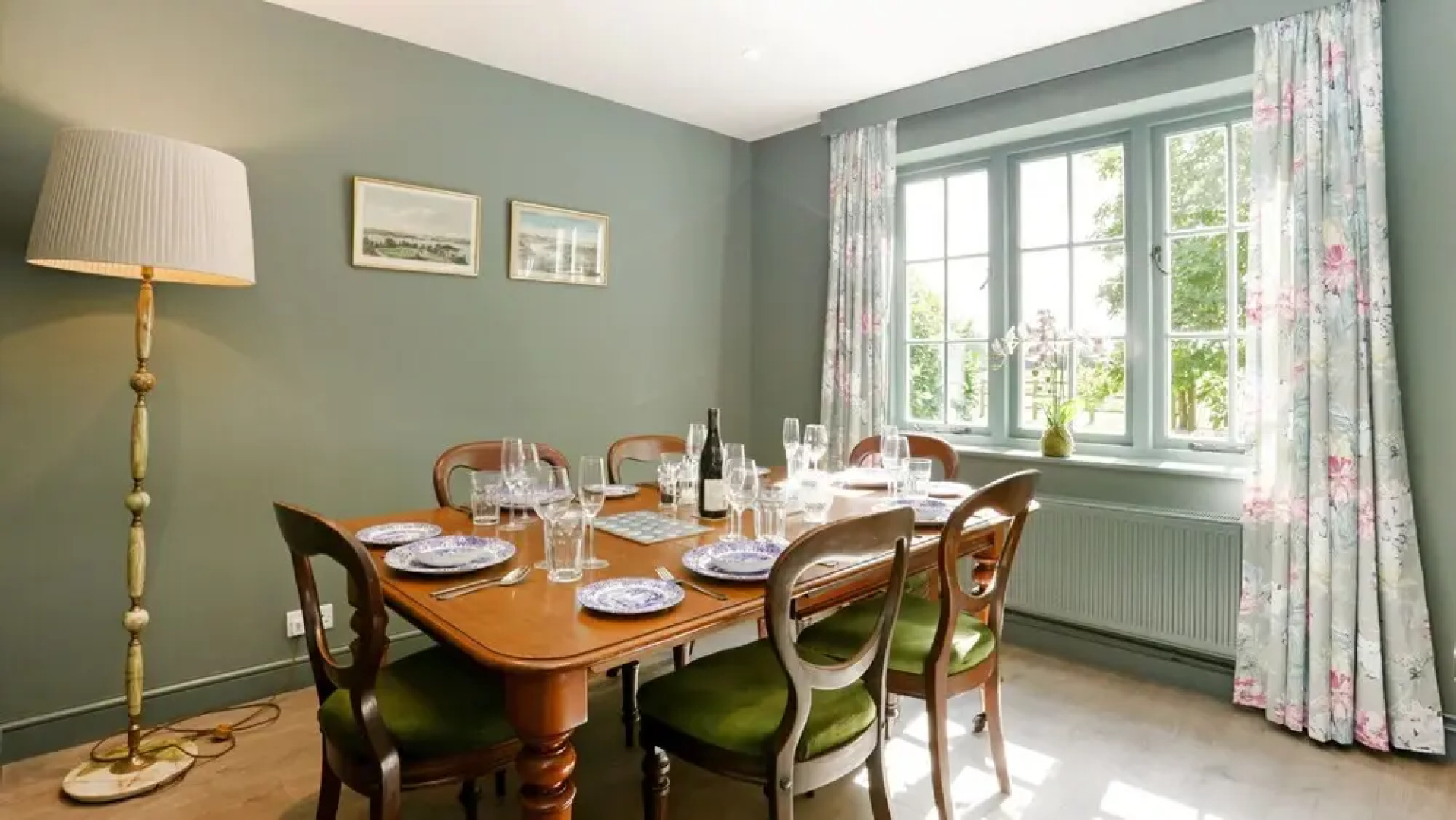 Pair of Secluded Rural Cottages near Oxford