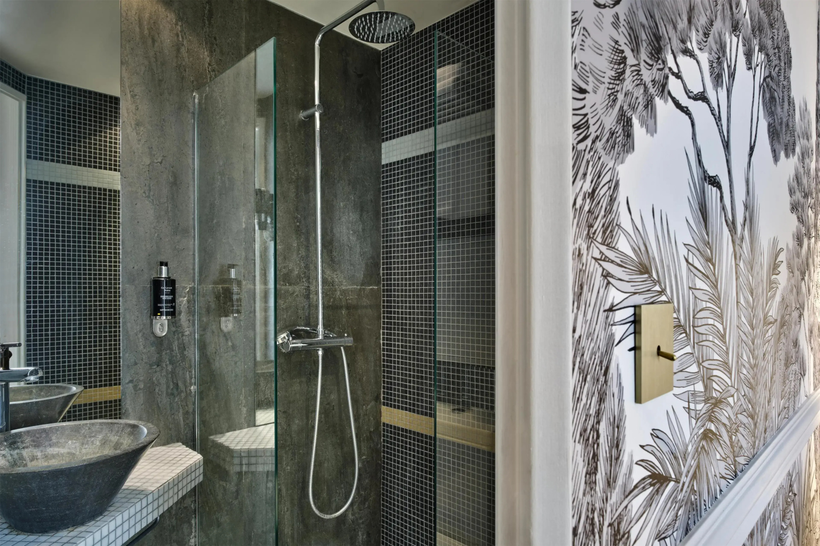 Posy Hotel by Happyculture
