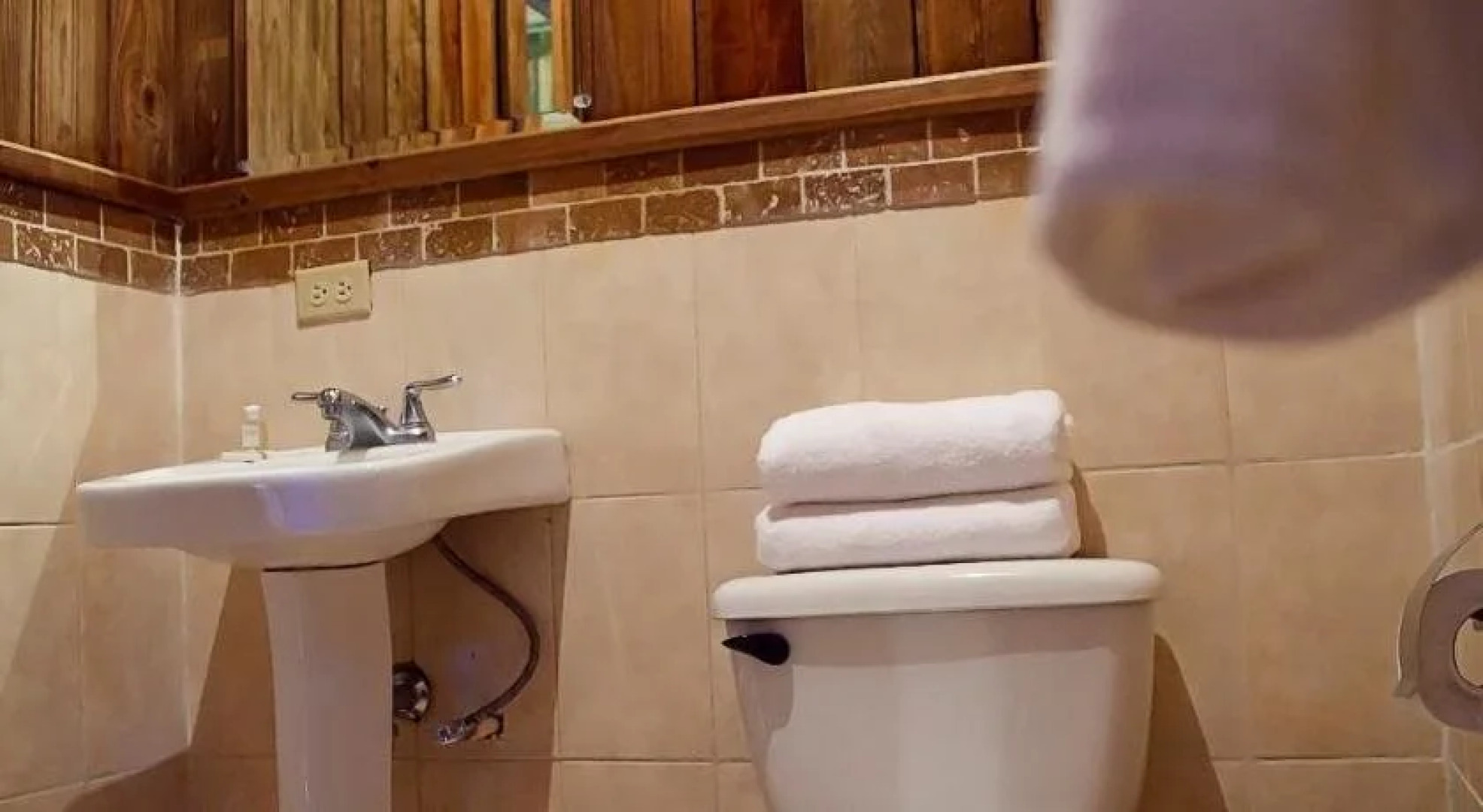 Pulhapanzak Waterfalls Cabins